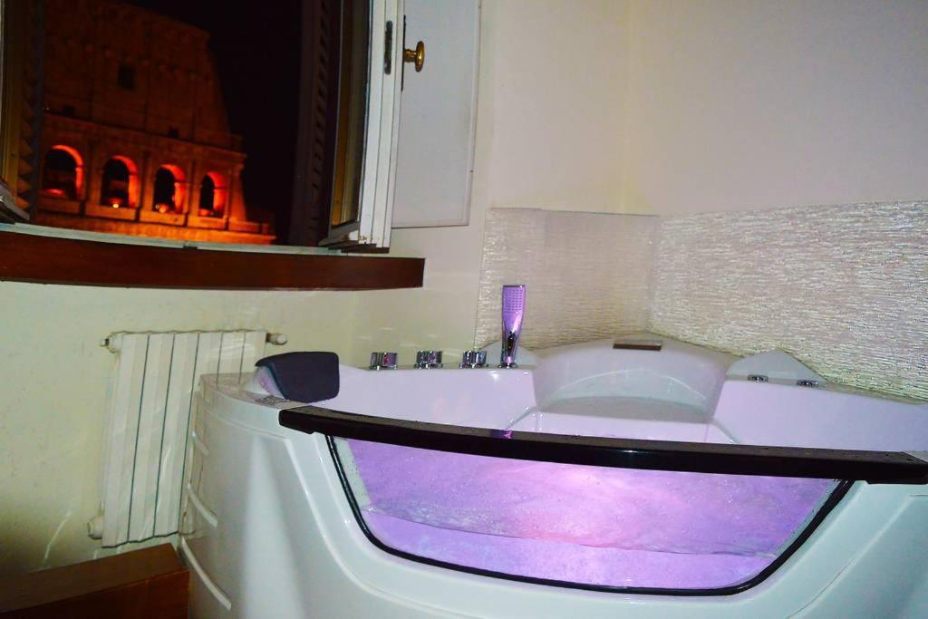 jacuzzi in front of the colosseum