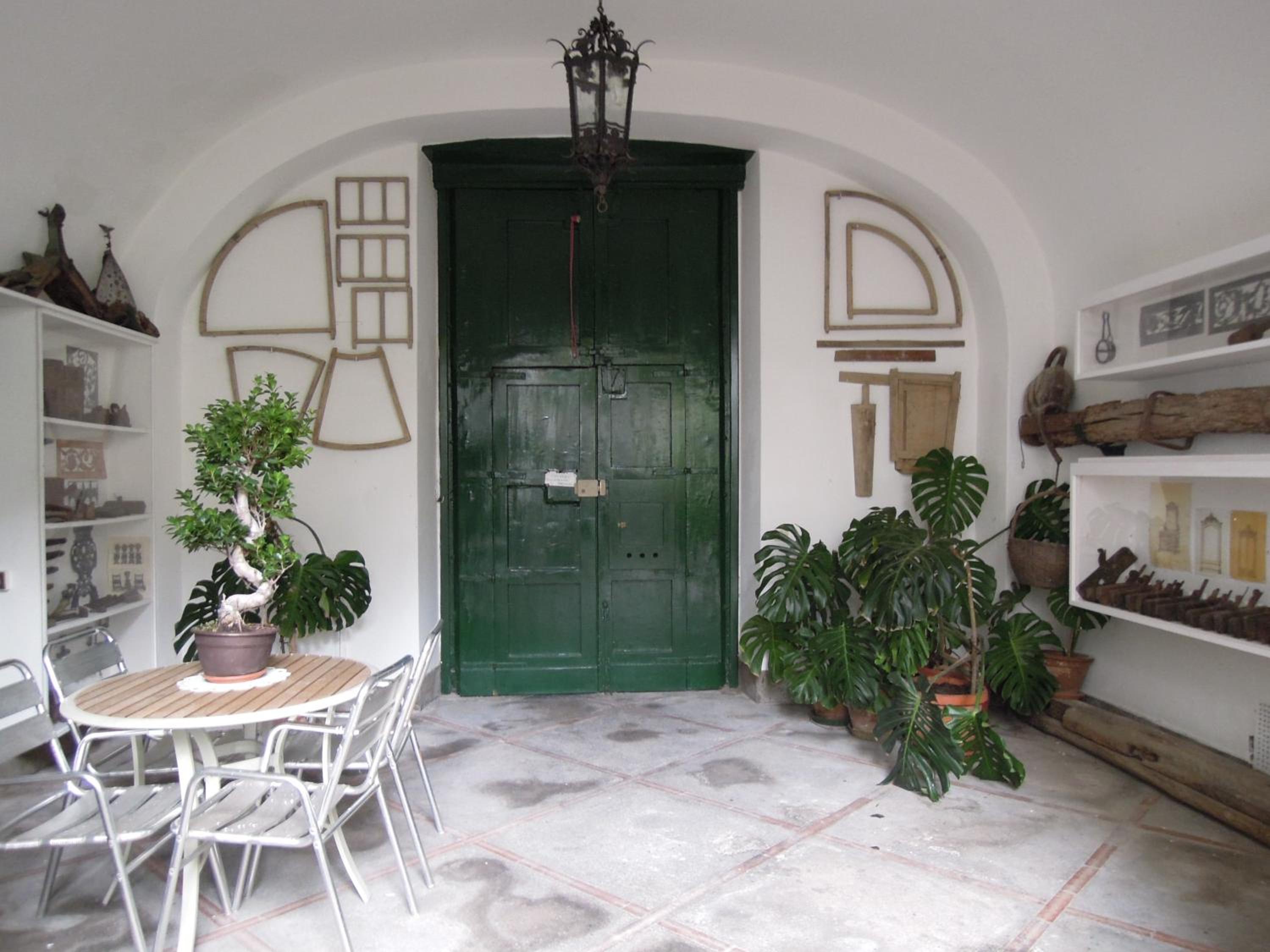 Casa De Angelis Orange & Blue photo 3