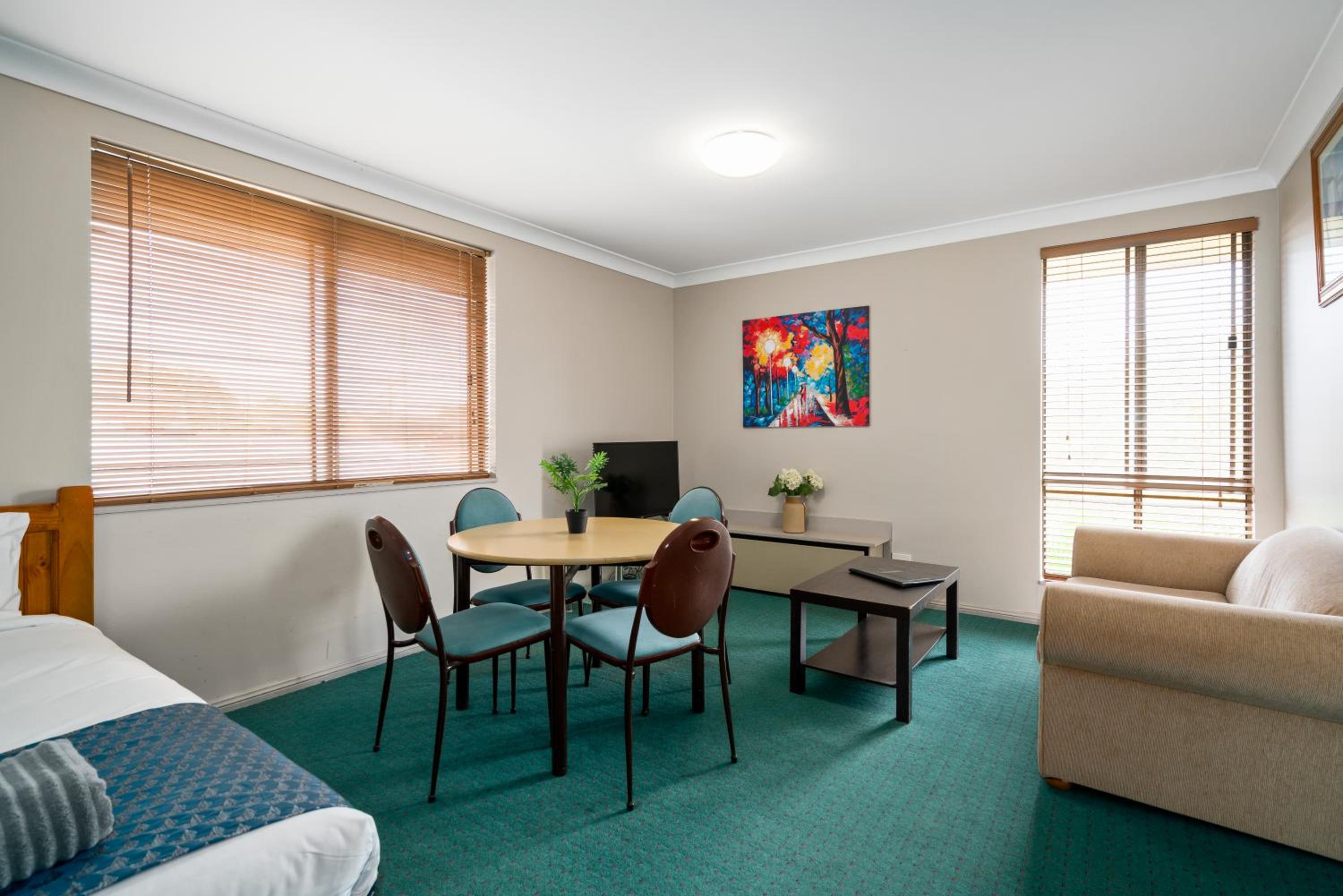 Garden City Motor Inn