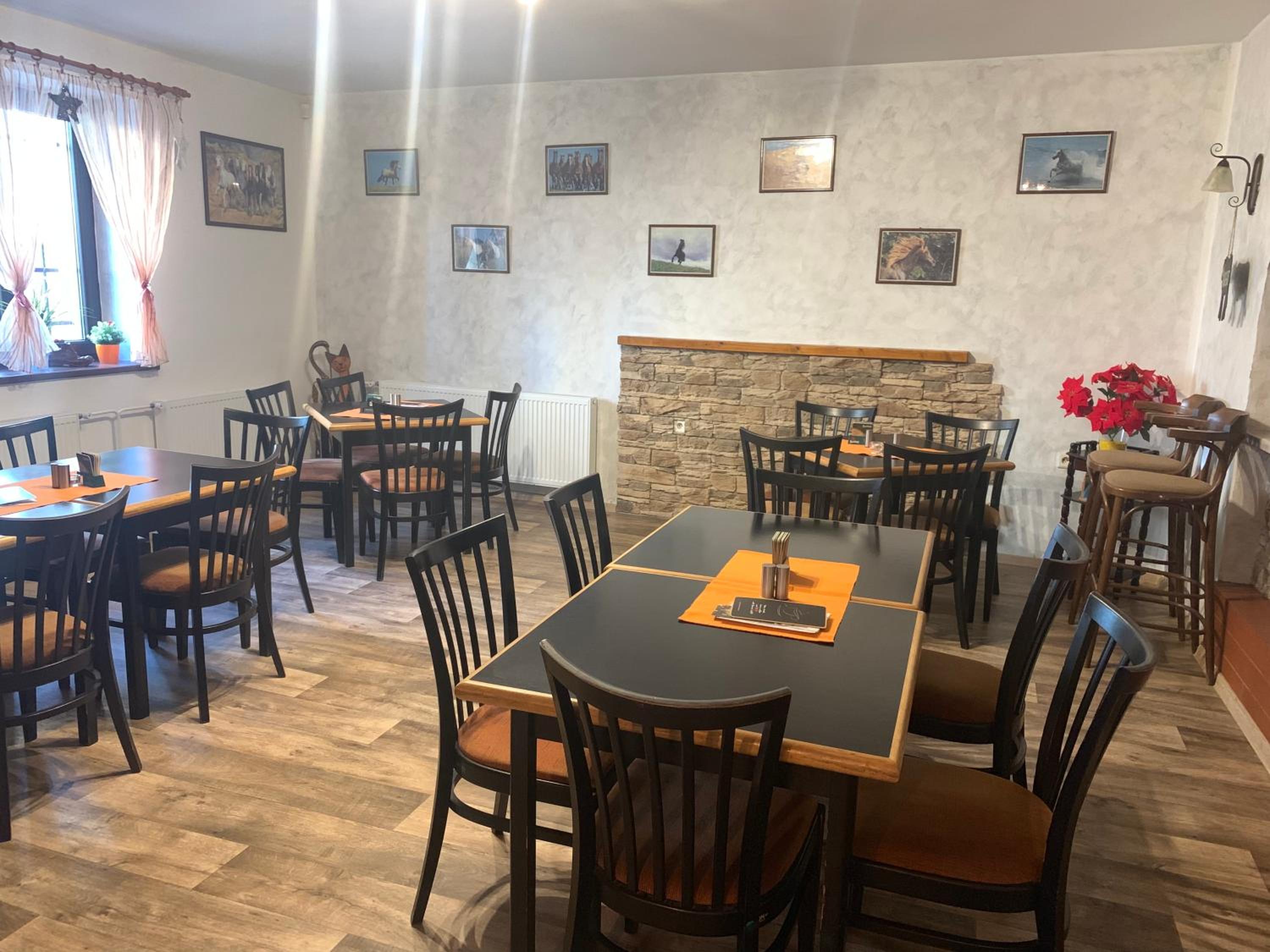 Penzion a Restaurace Na Jízdárně