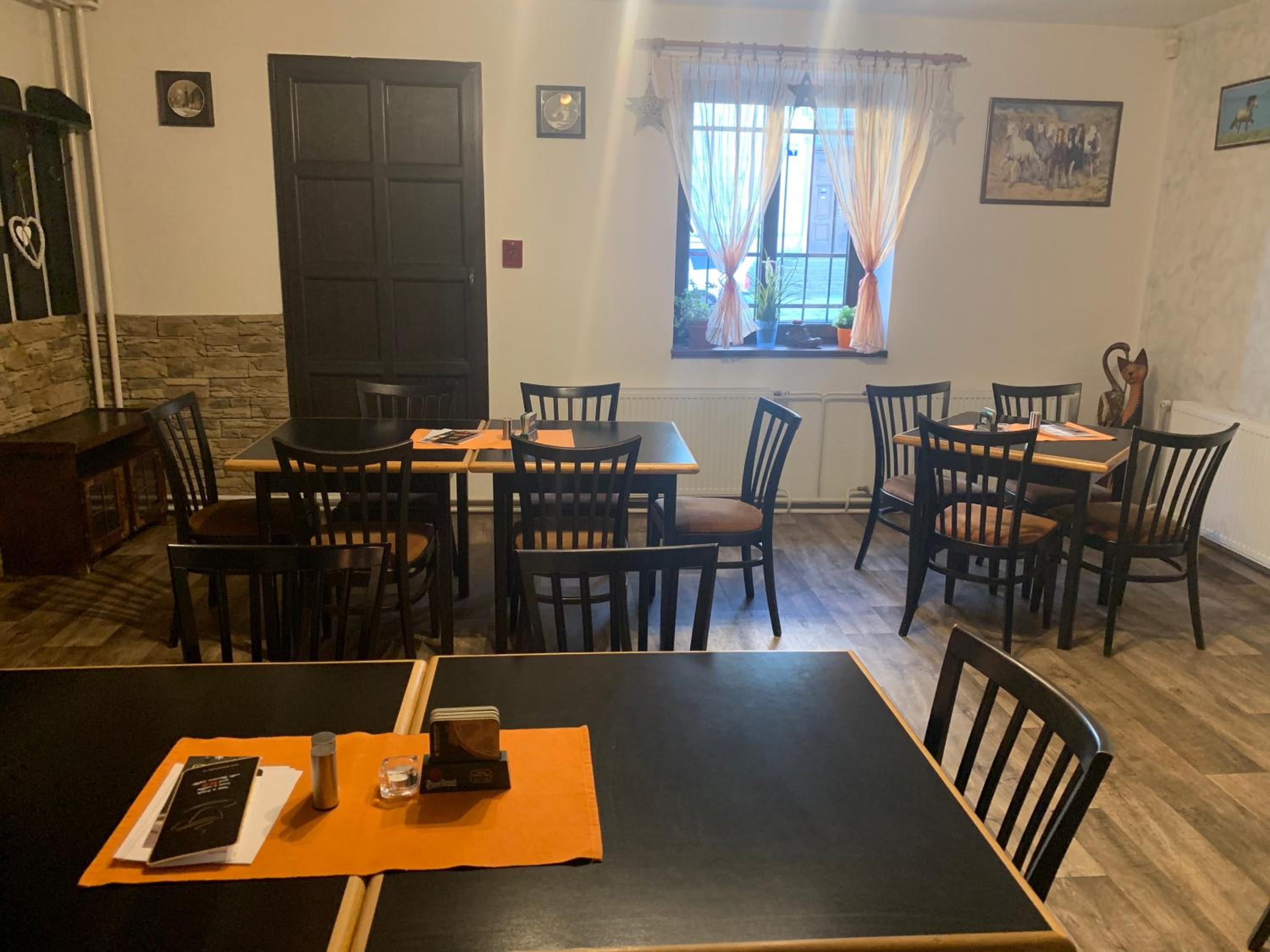 Penzion a Restaurace Na Jízdárně