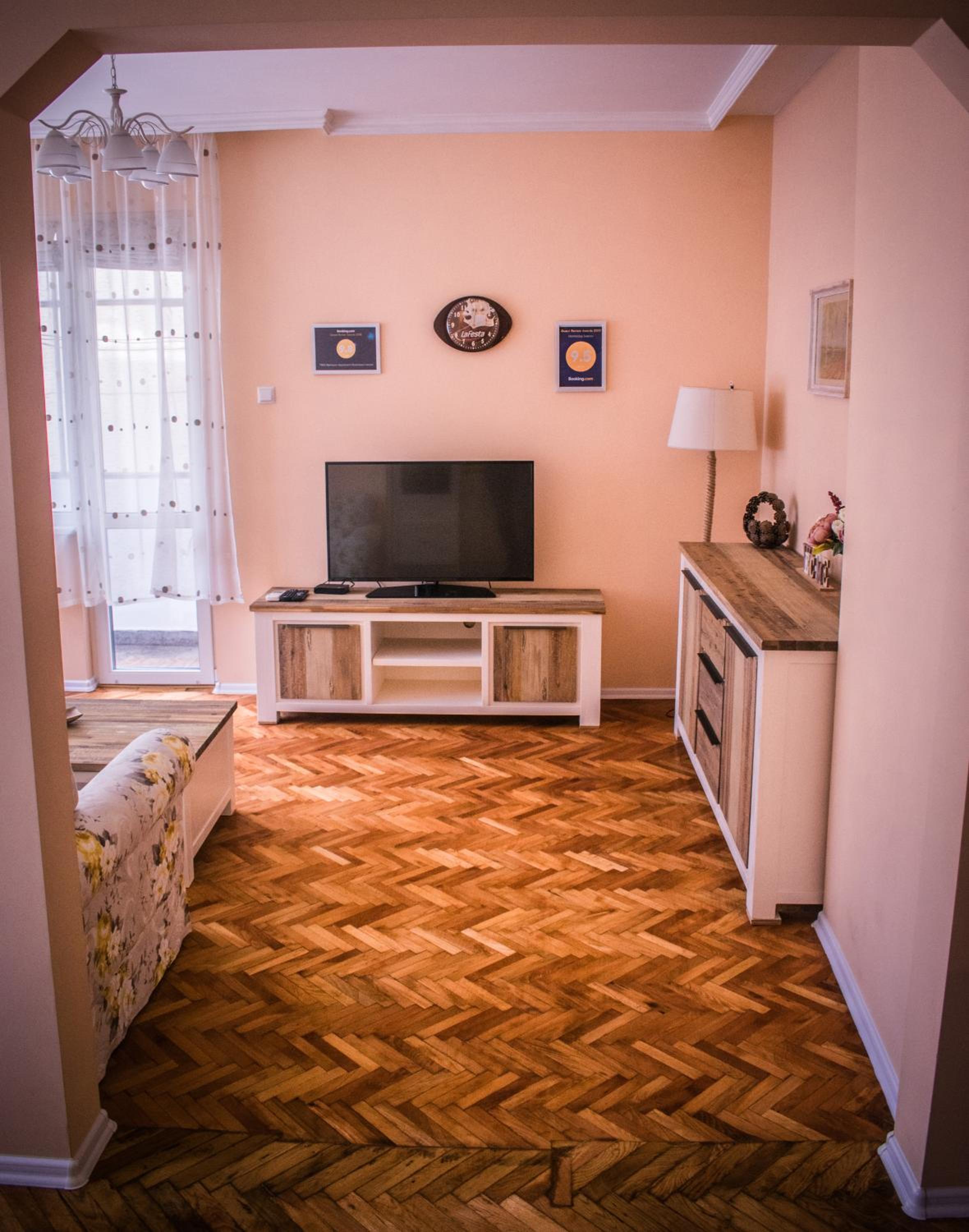 Two Bedroom Apartment Downtown Ivanovi view 5