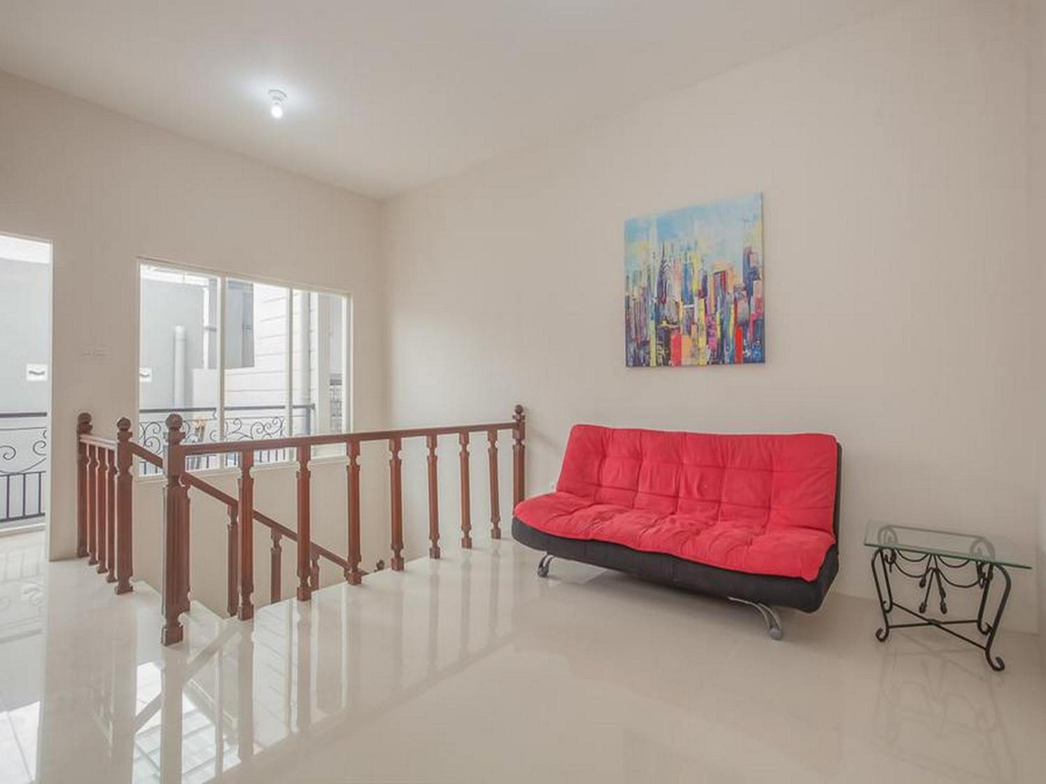 RedDoorz near Ciputra Golf Surabaya view 3