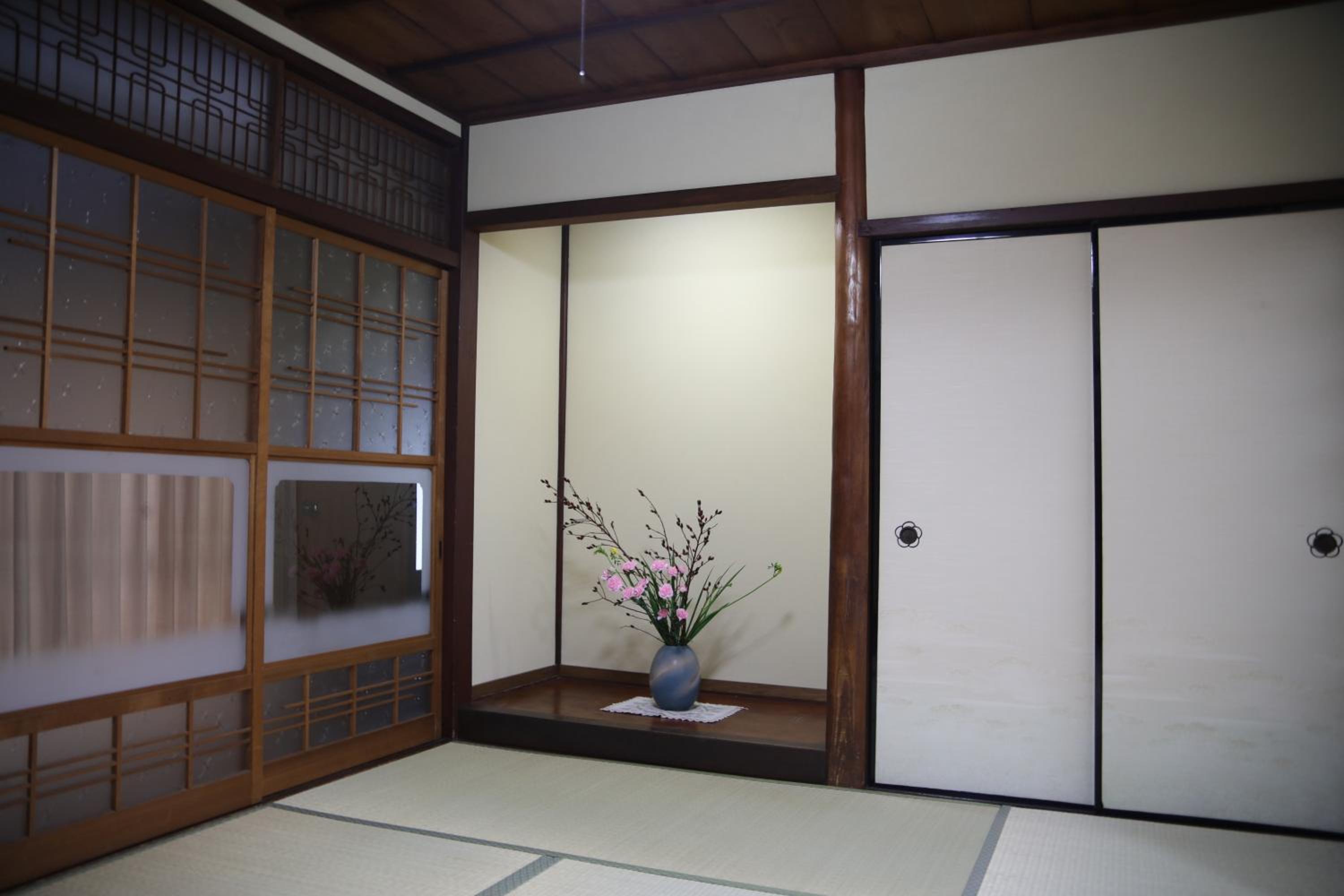 Guesthouse Omihachiman view 2