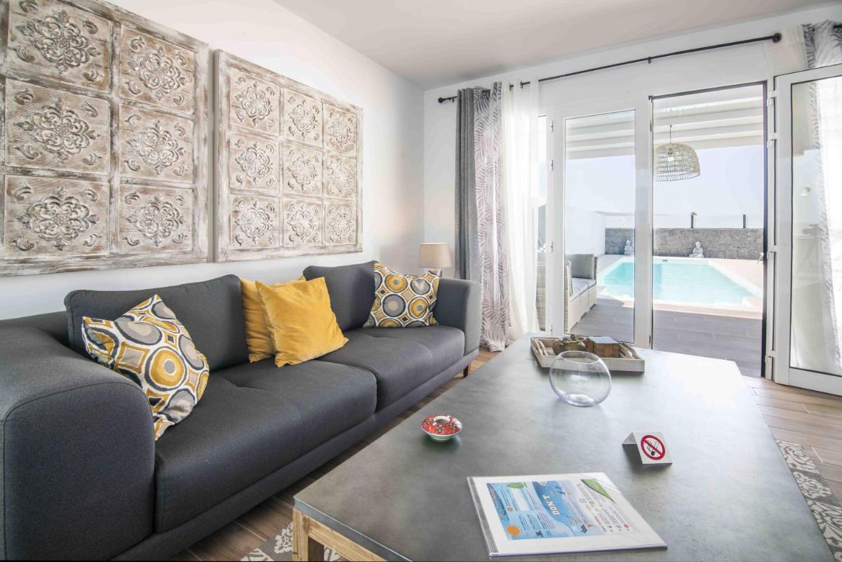 Villa JAZMIN Suites view 4