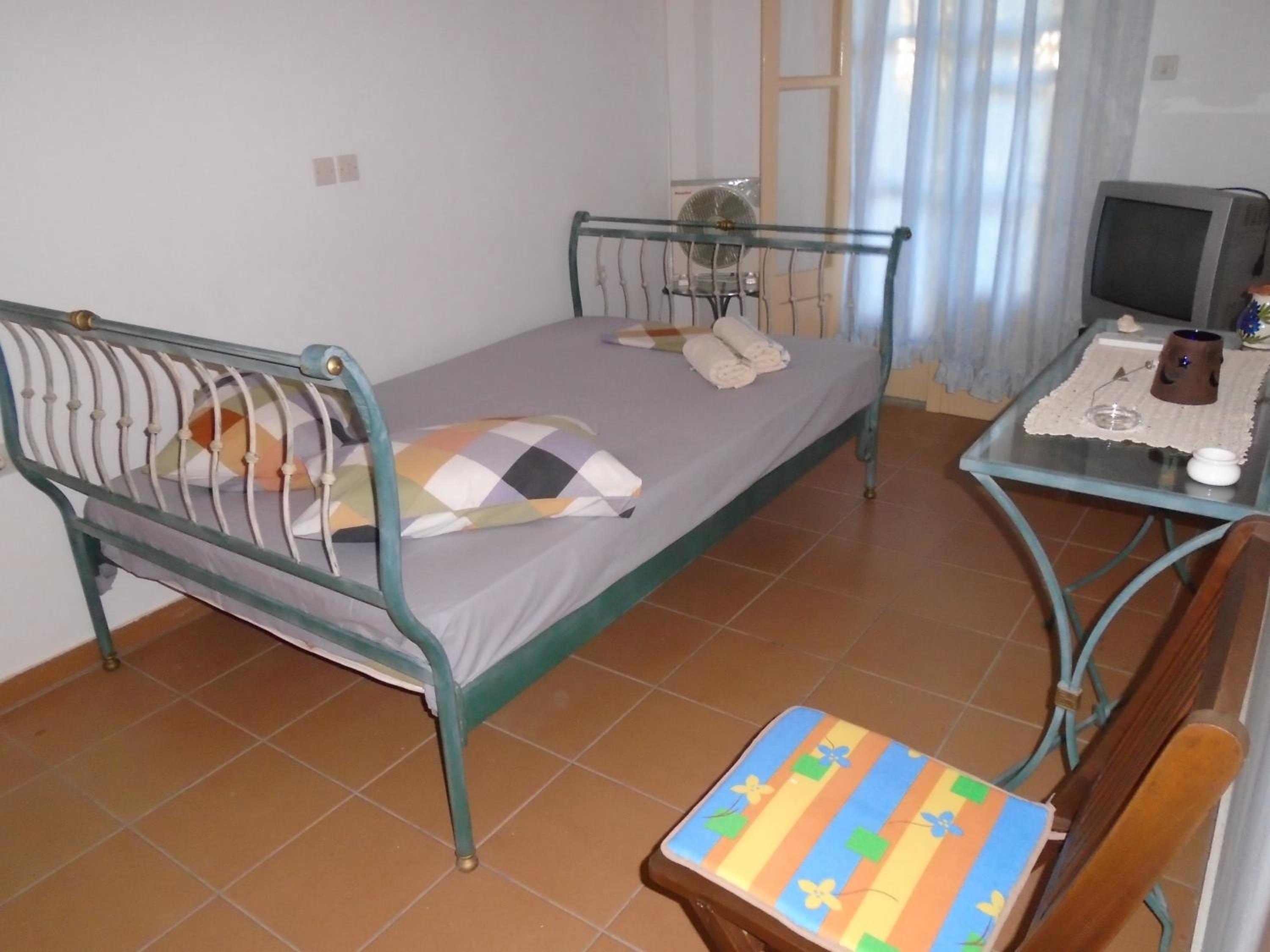 Photo 12
