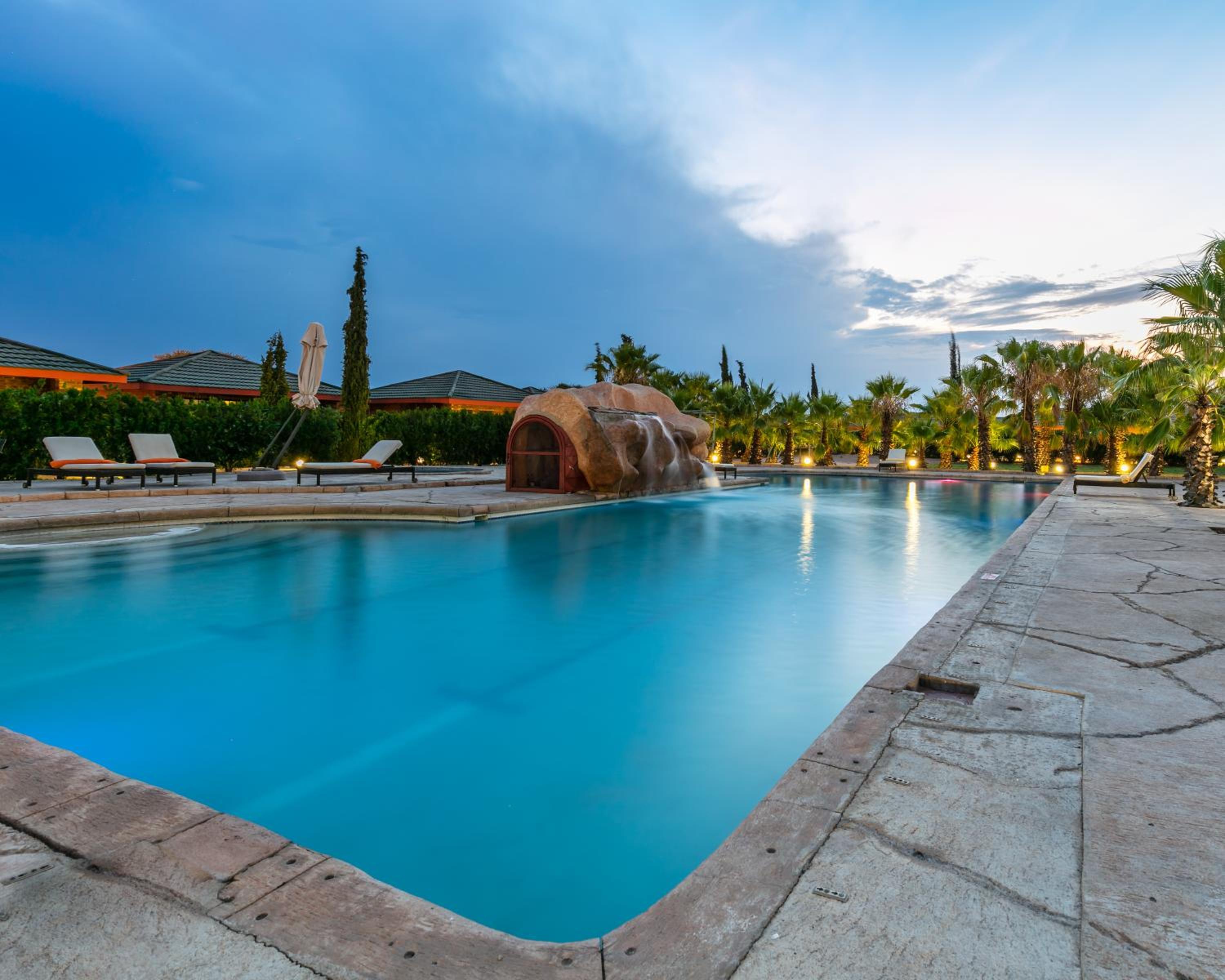 Pool & Wellness
