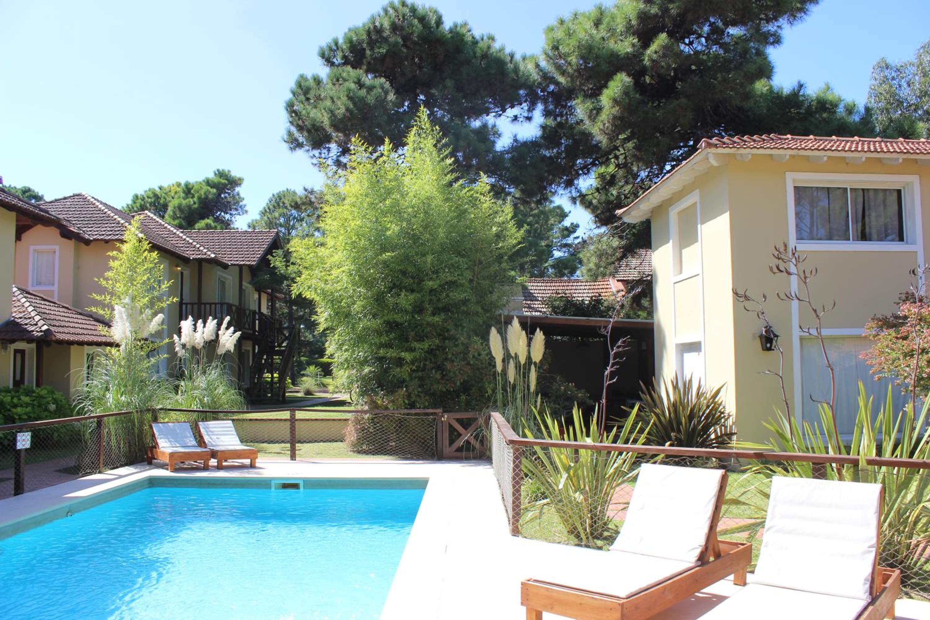 Apart Lawn Tennis Pinamar