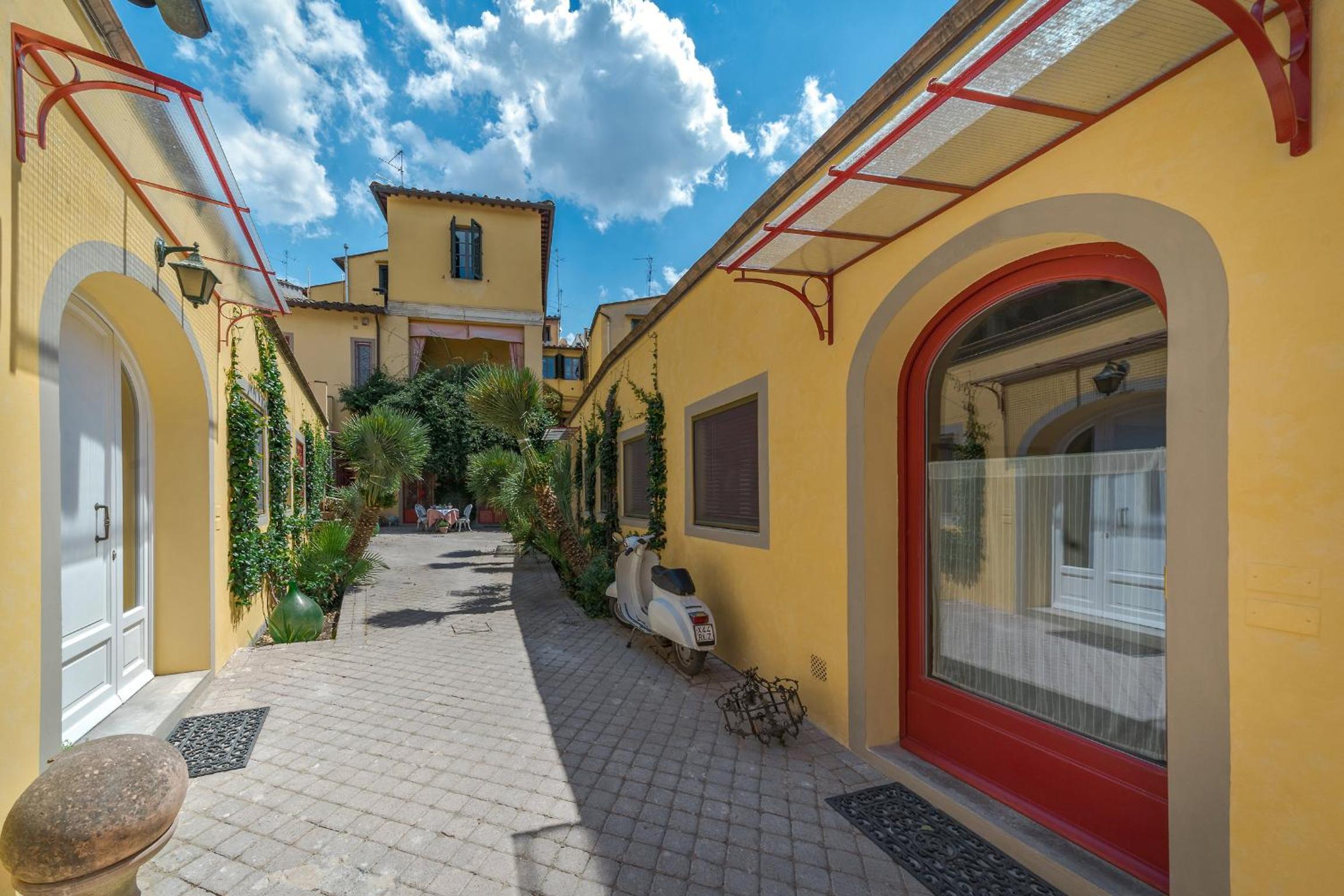 Hotel Drom Florence Rooms & Apartments - Image 1