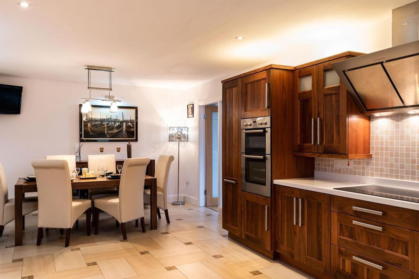 Salmons Leap Sneem Village Kerry view 5