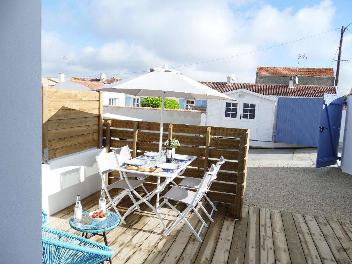 outdoor BBQ area
