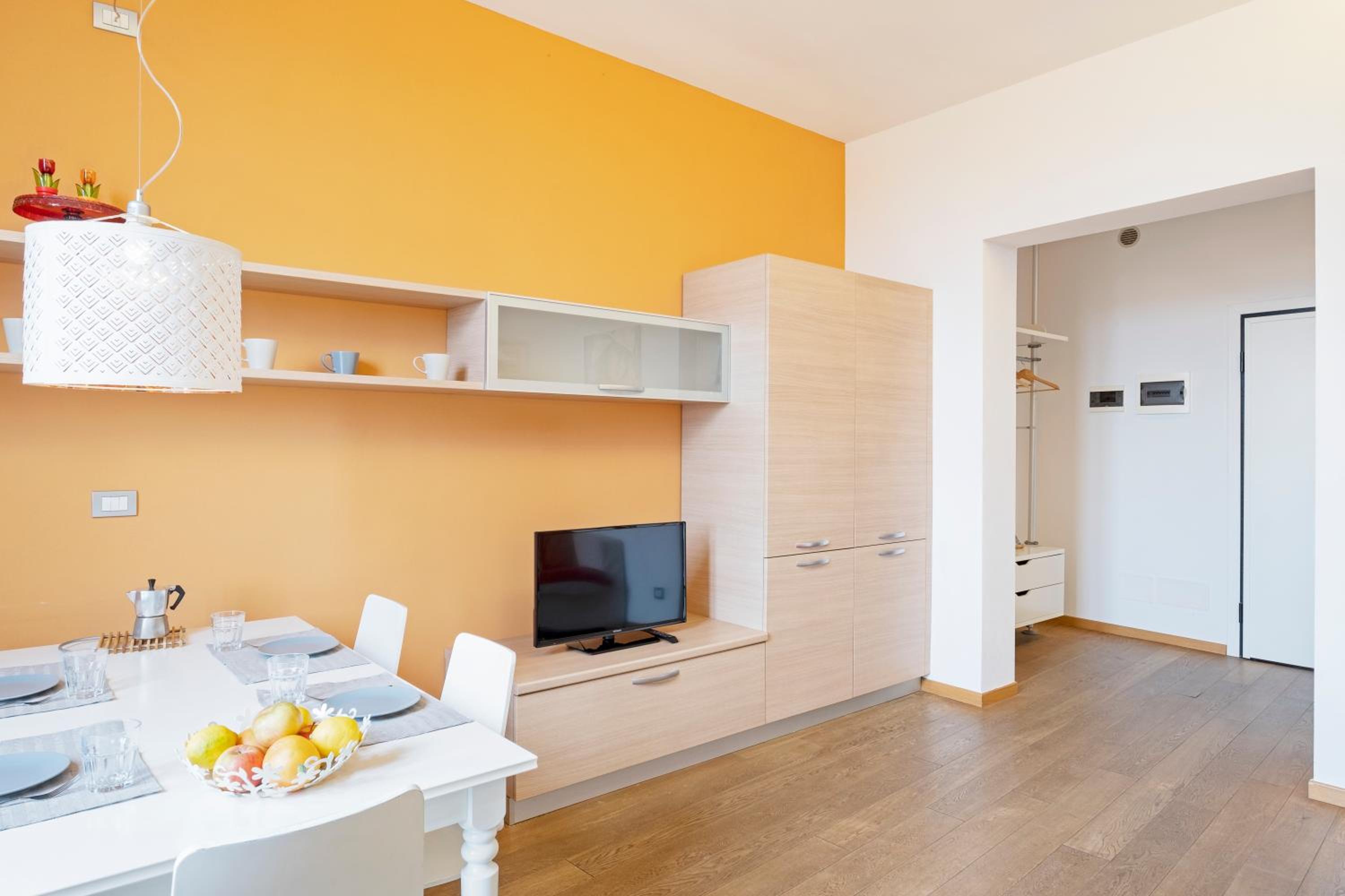GuestHost - Skyline Central Apartment photo 4