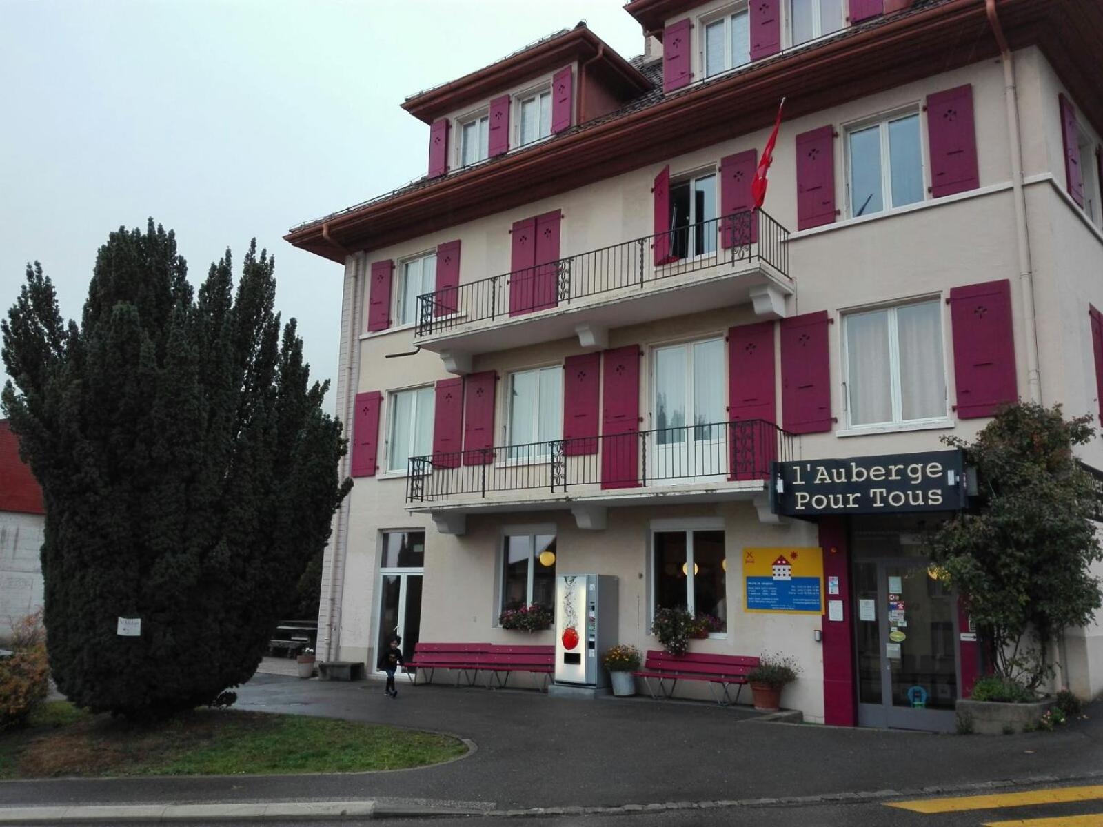 Photo 12