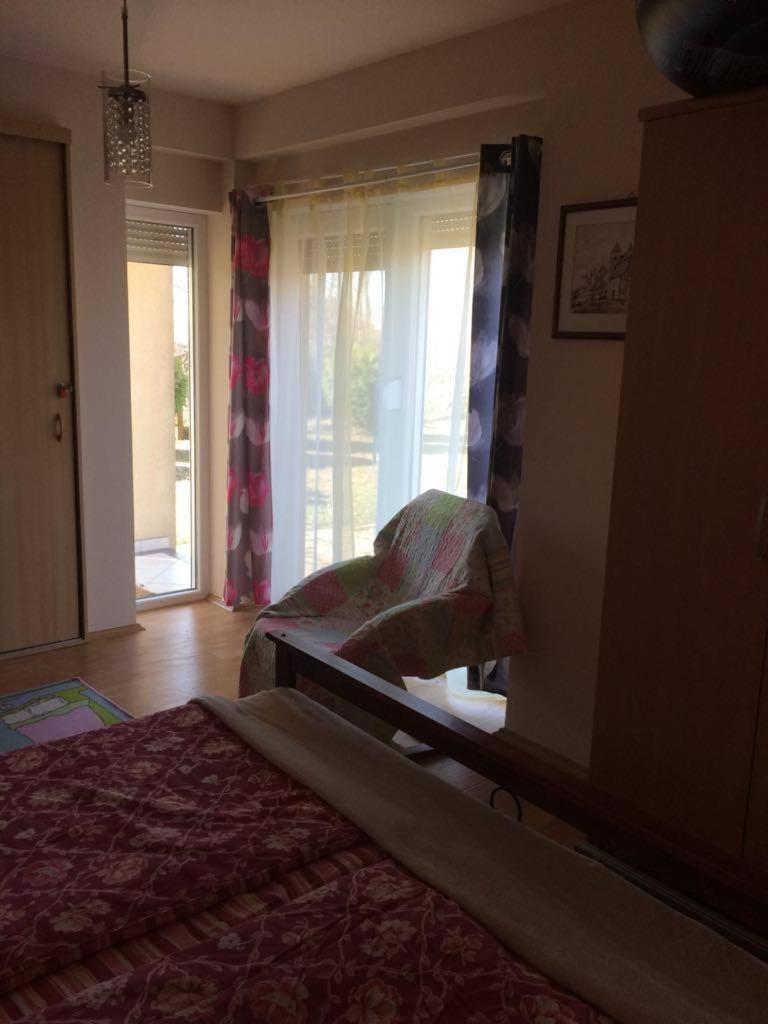 Photo 33