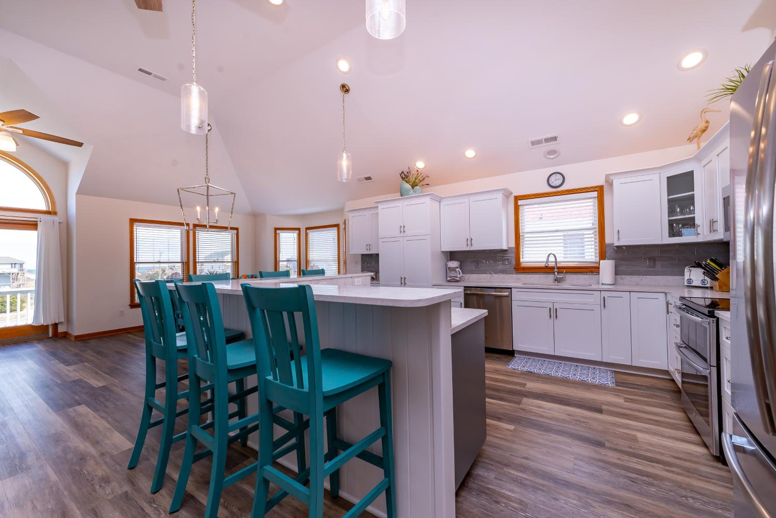 Mystic Memories - S Nags Head MP 19, Ocean View, Beach 80 Yds, Pool, Hot Tub, Close to Pier