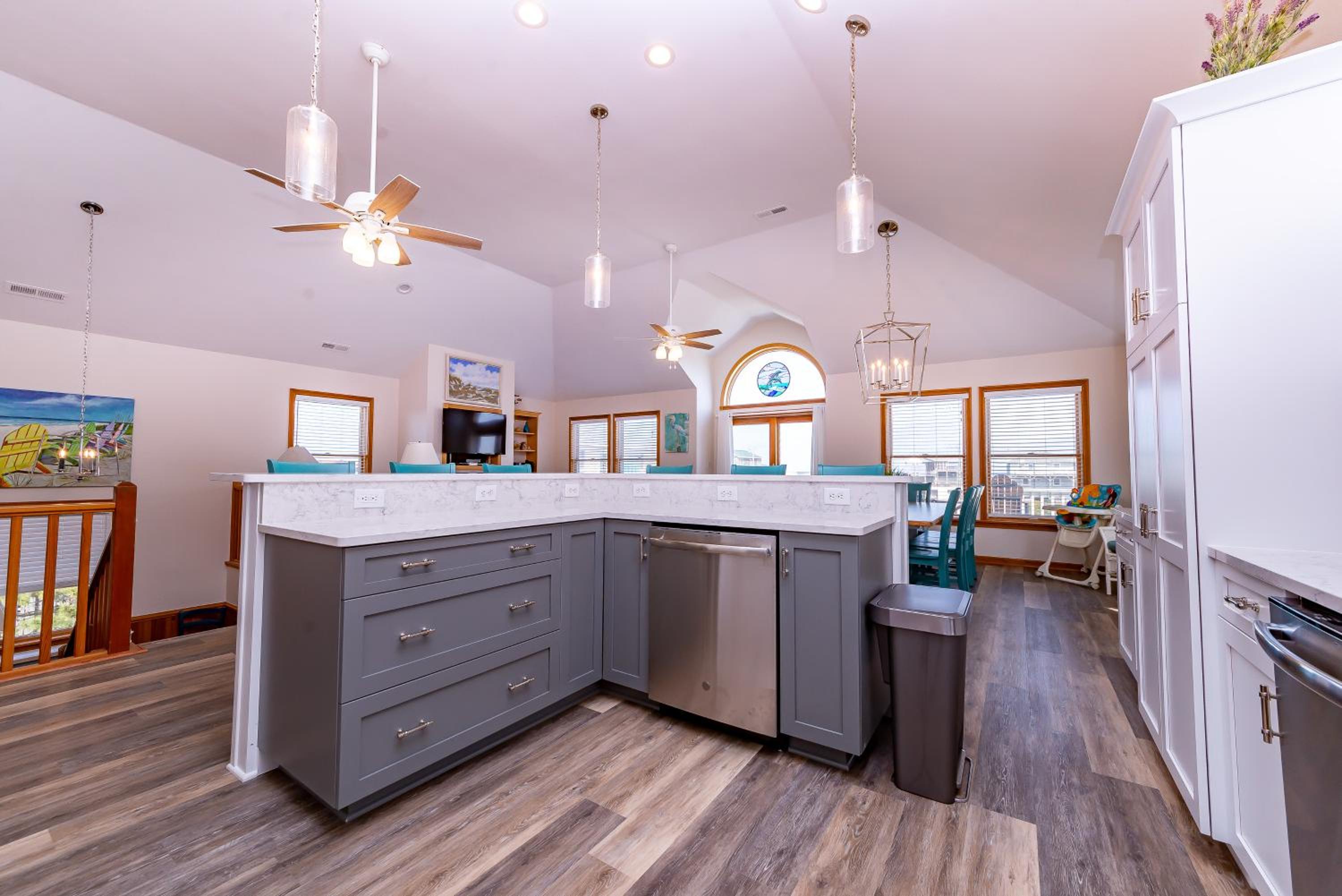 Mystic Memories - S Nags Head MP 19, Ocean View, Beach 80 Yds, Pool, Hot Tub, Close to Pier