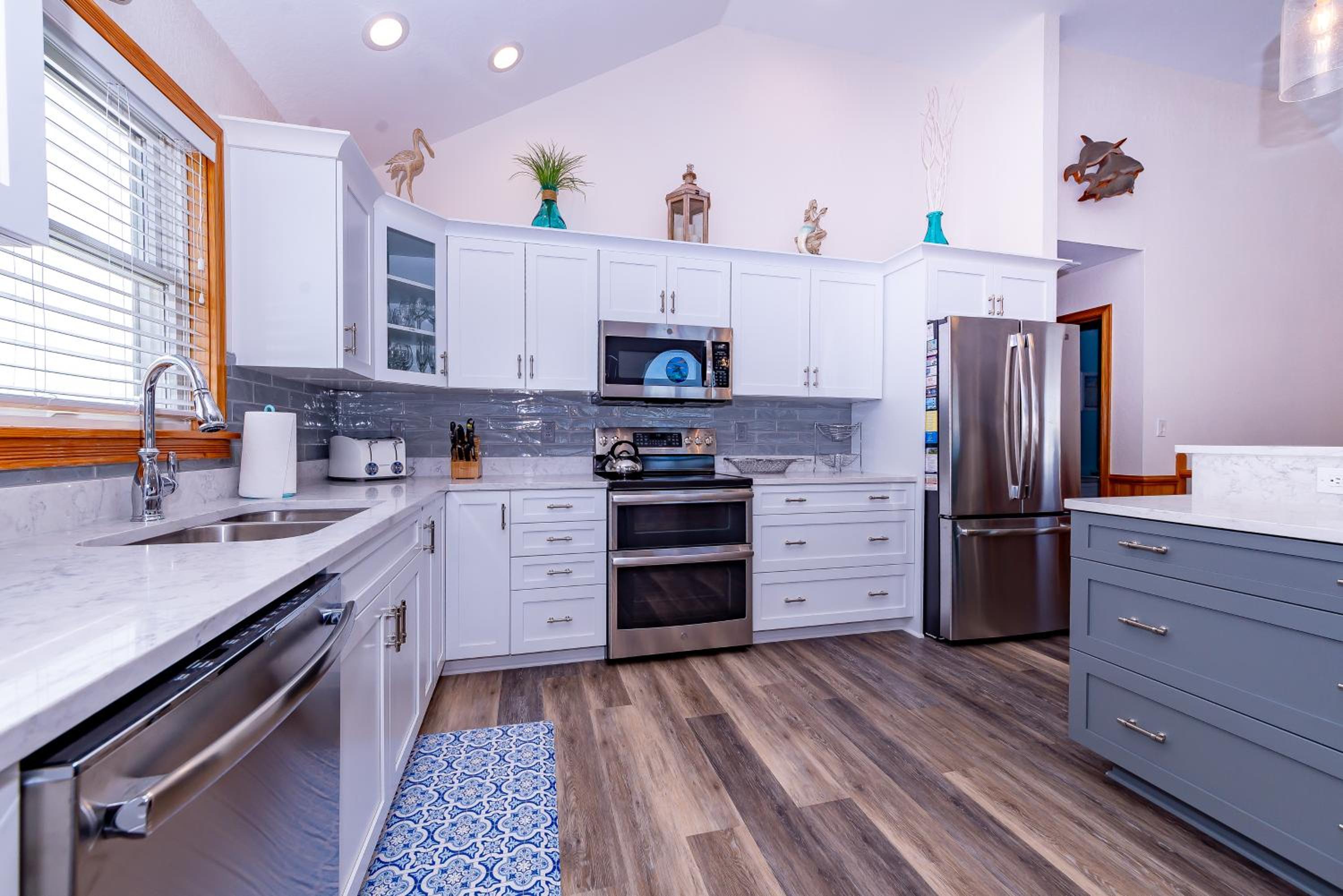 Mystic Memories - S Nags Head MP 19, Ocean View, Beach 80 Yds, Pool, Hot Tub, Close to Pier