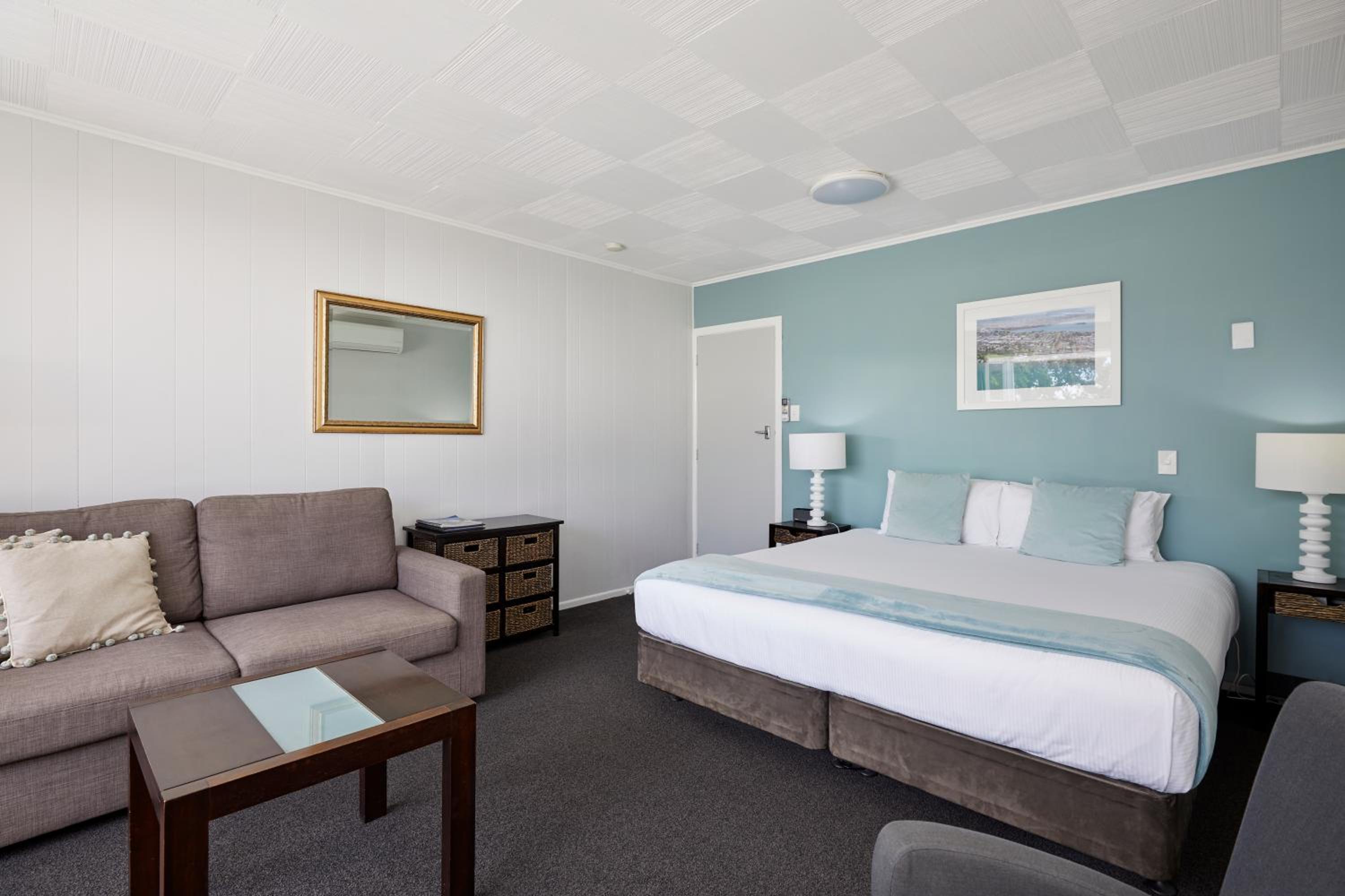 Harbour View Motel and Waterfront Apartments