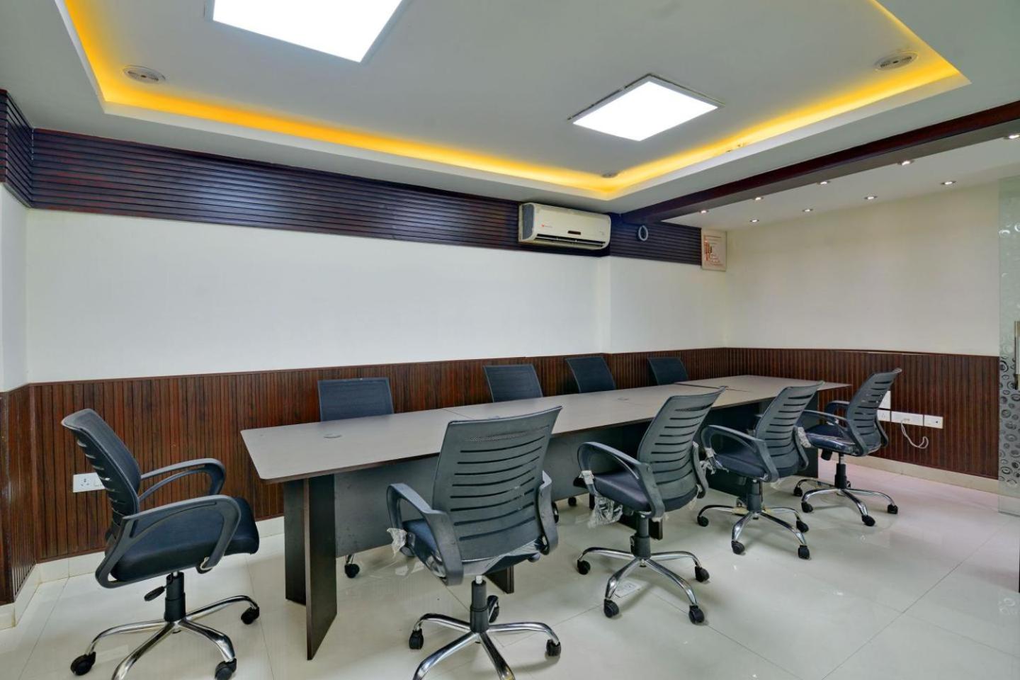 Silver Leaf Noida
