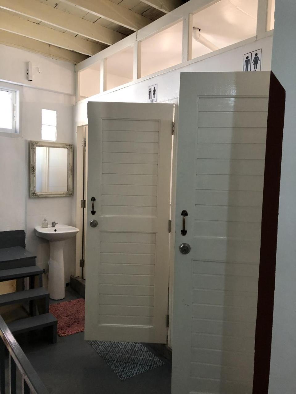 PLOY Hostel