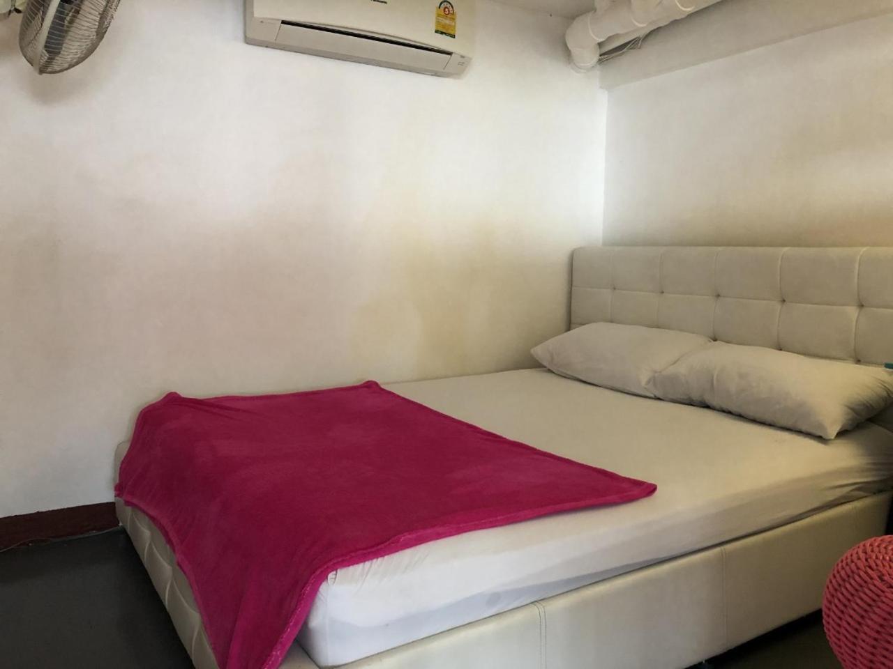 PLOY Hostel