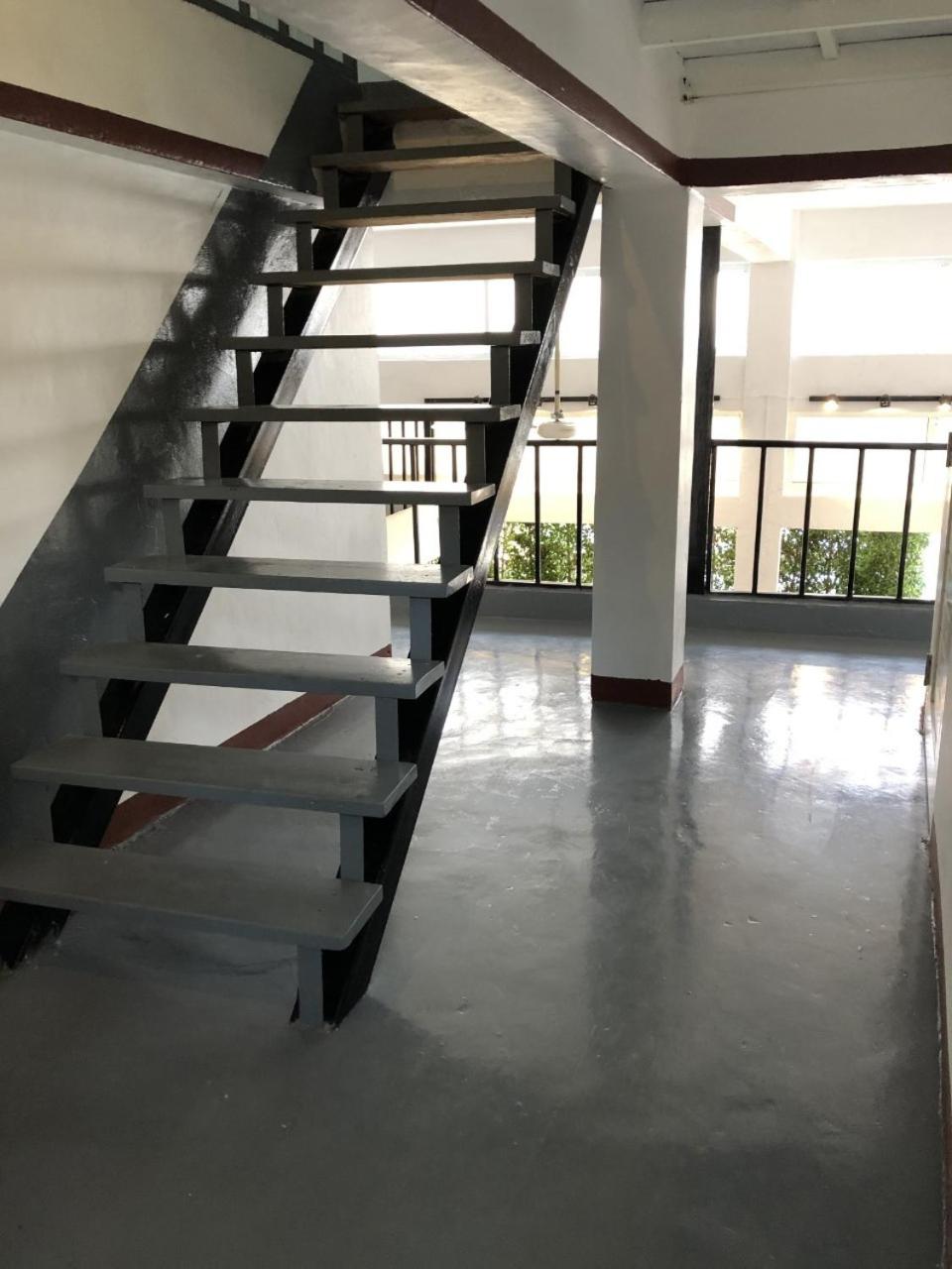 PLOY Hostel