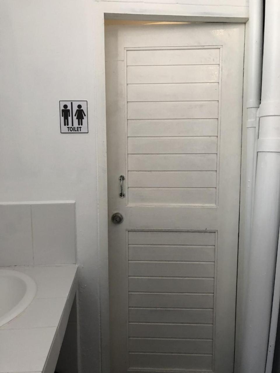 PLOY Hostel