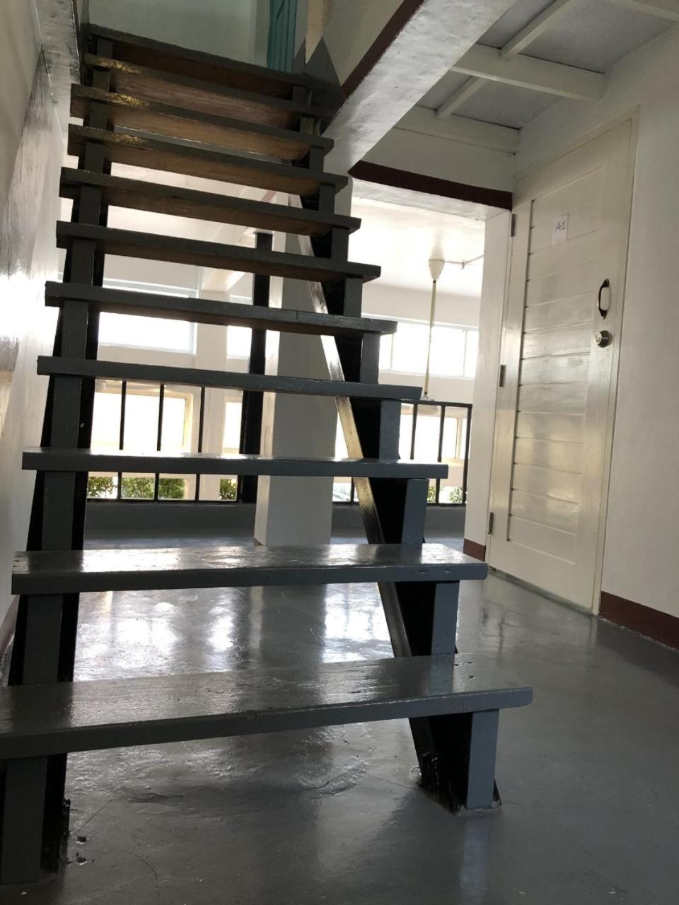 PLOY Hostel