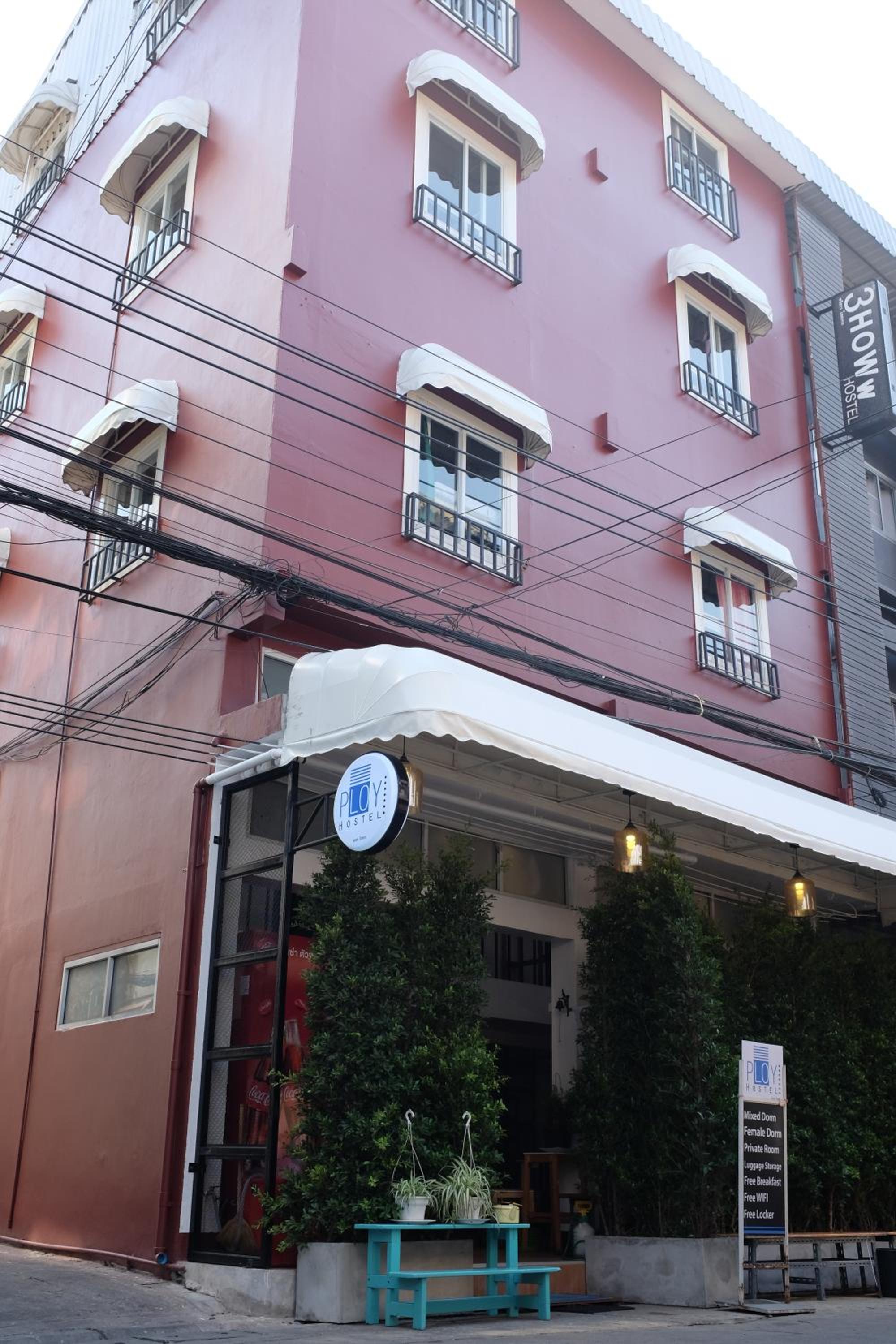 PLOY Hostel