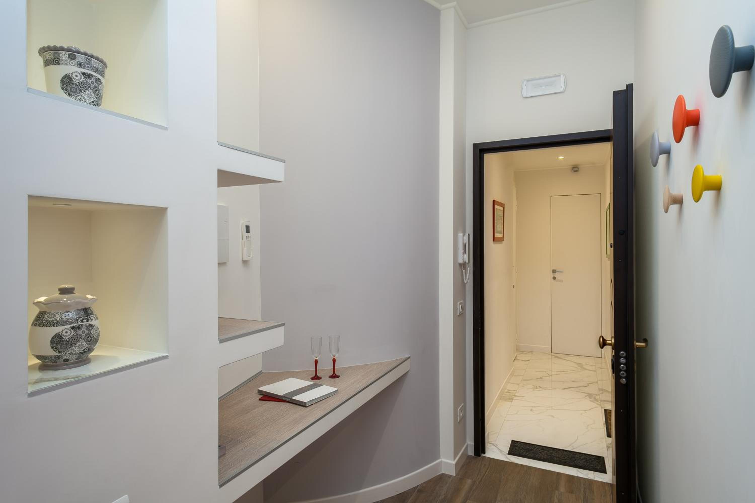 Many Days Apartments