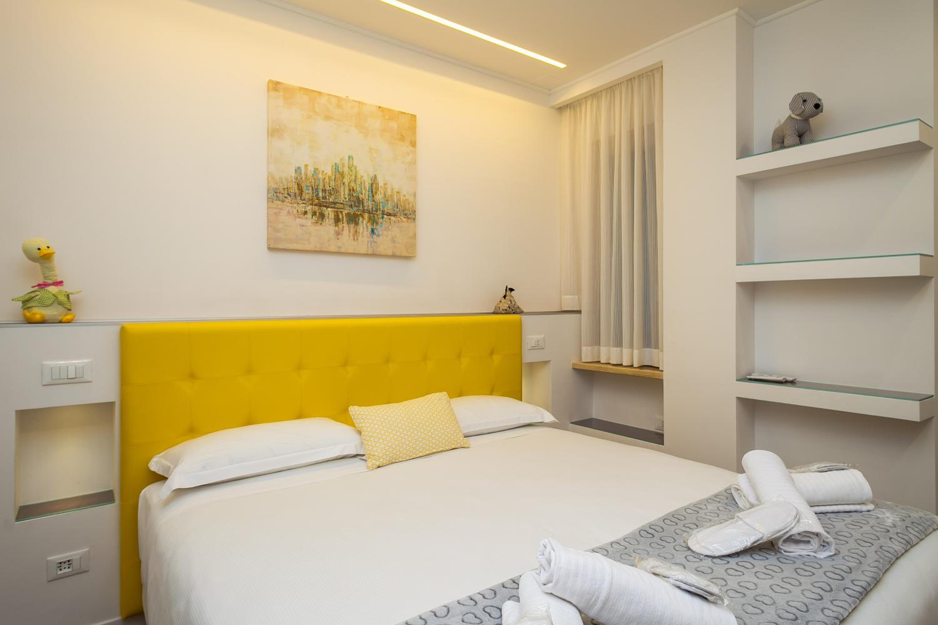 Many Days Apartments