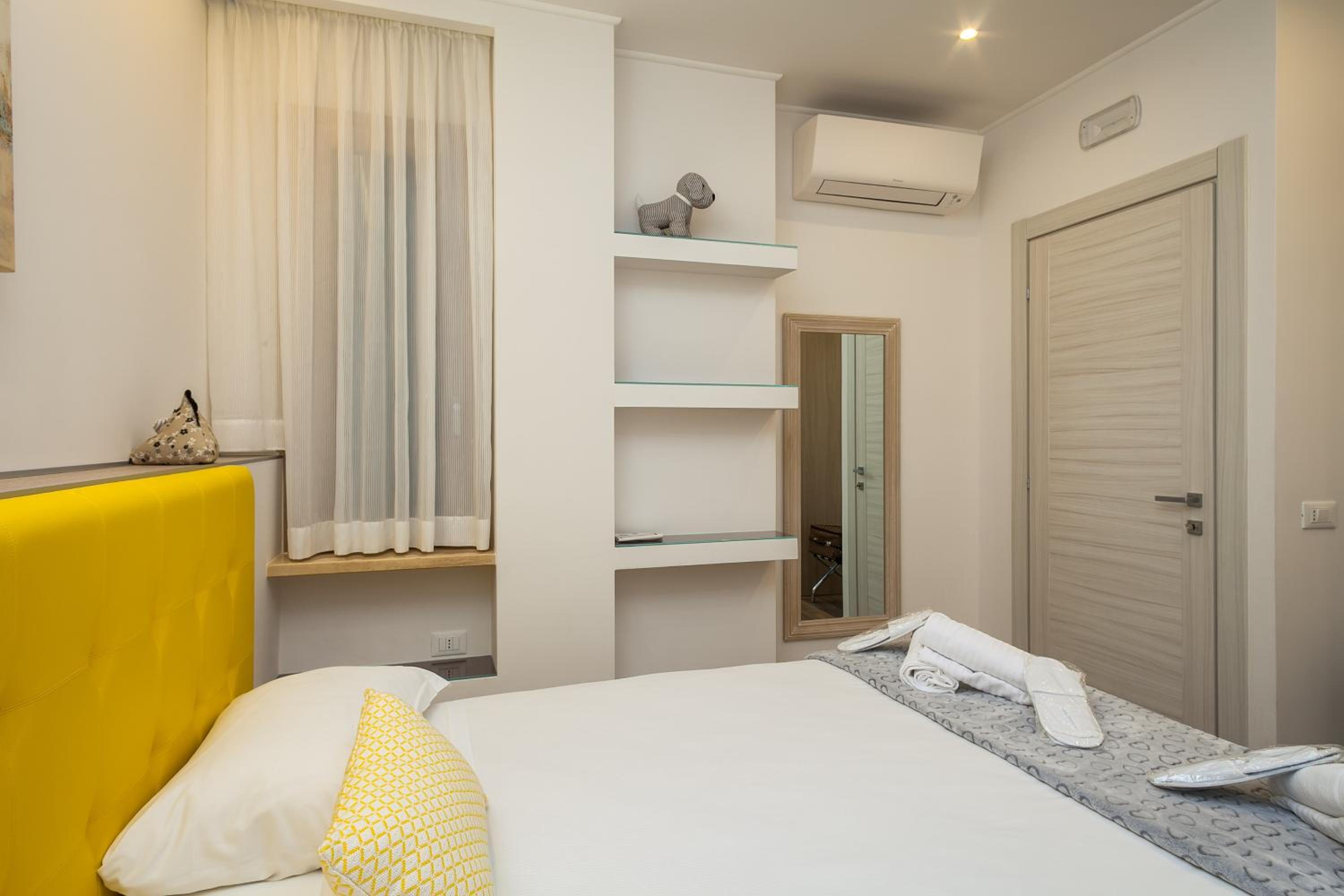 Many Days Apartments