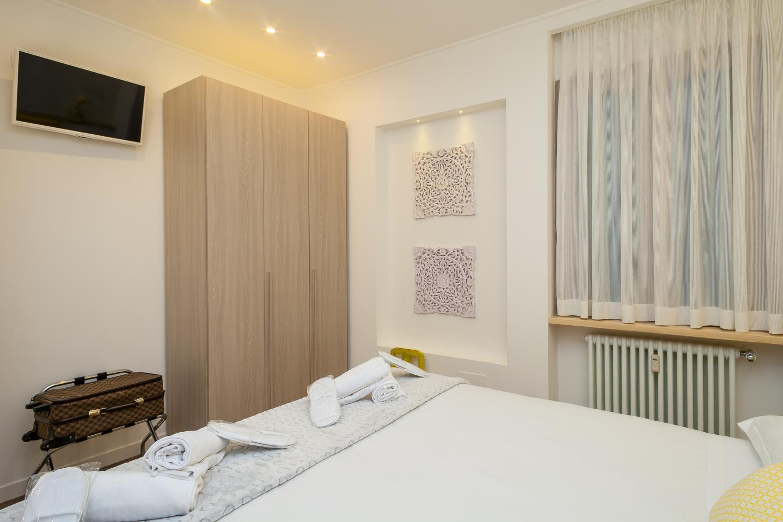 Many Days Apartments