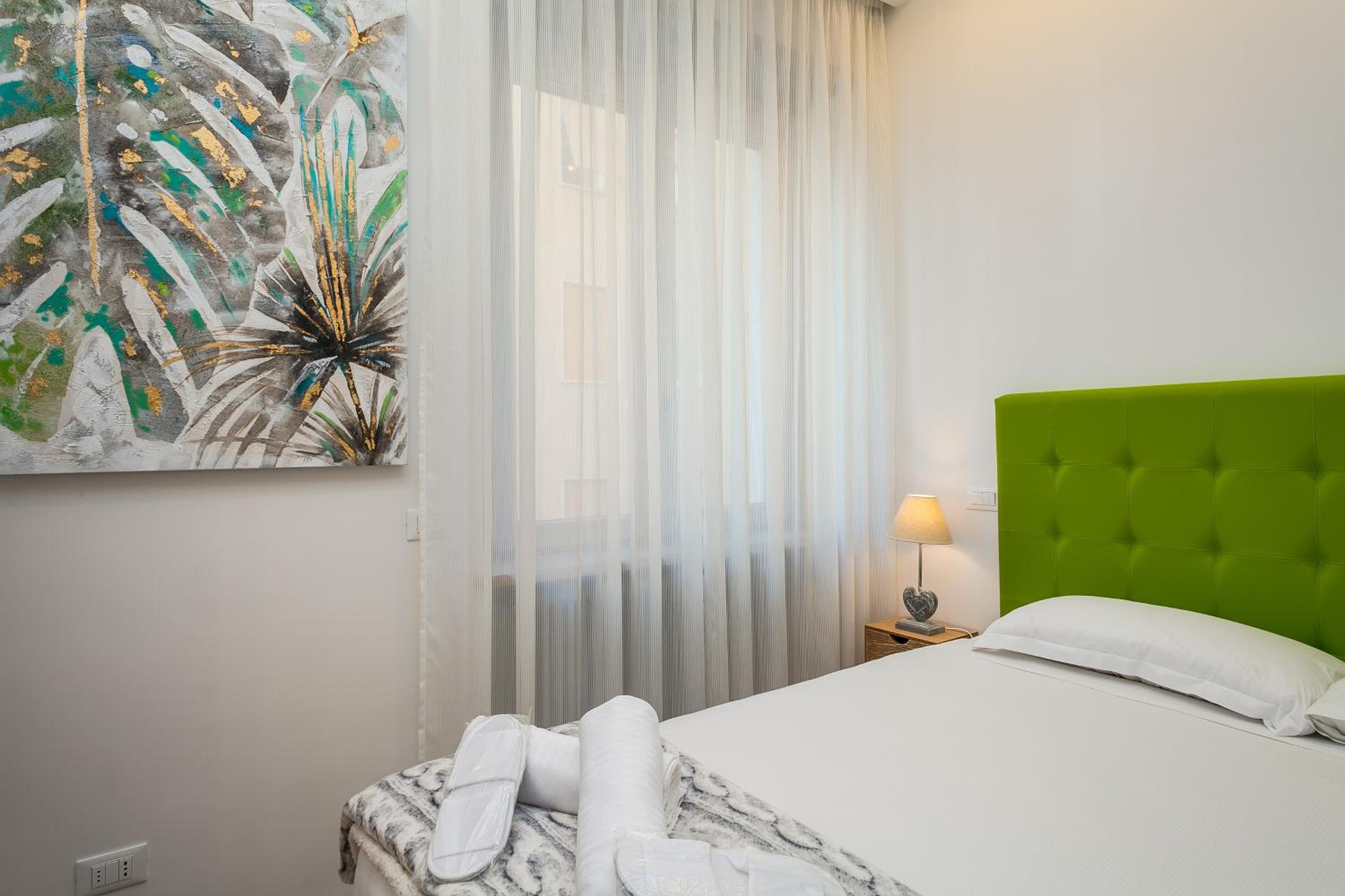 Many Days Apartments