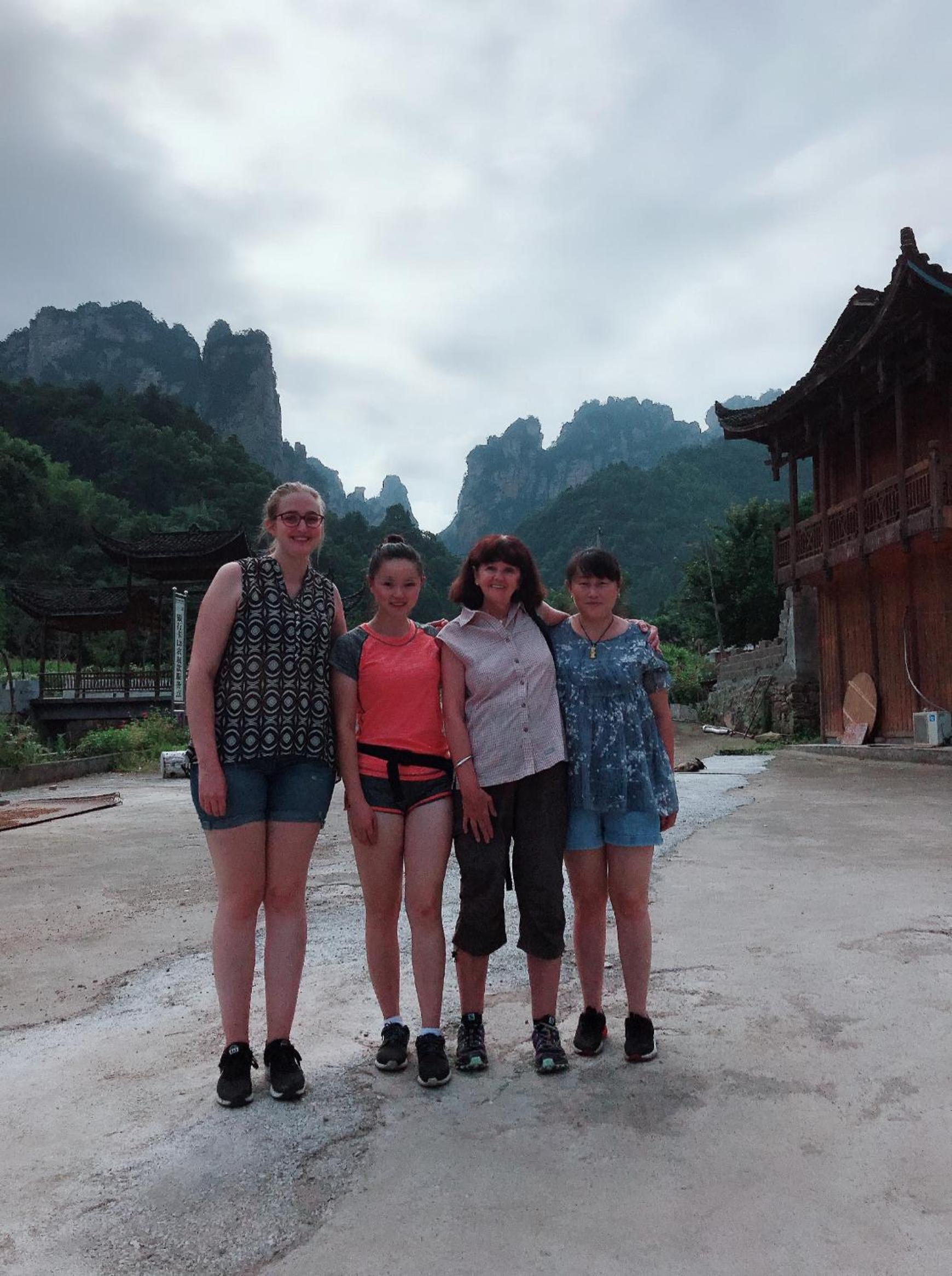 Tongfu Inn(In the National Park)