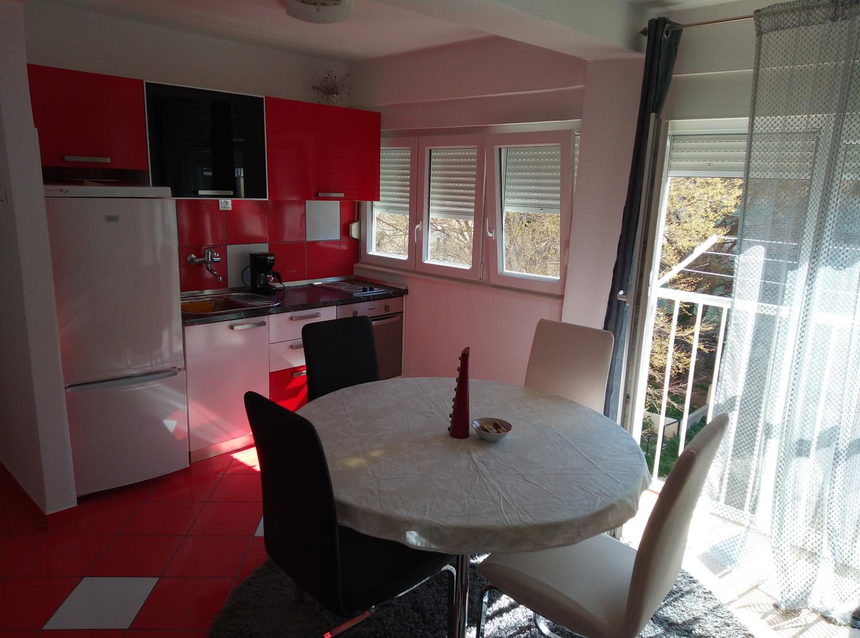 Studio apt. Downtown view 3