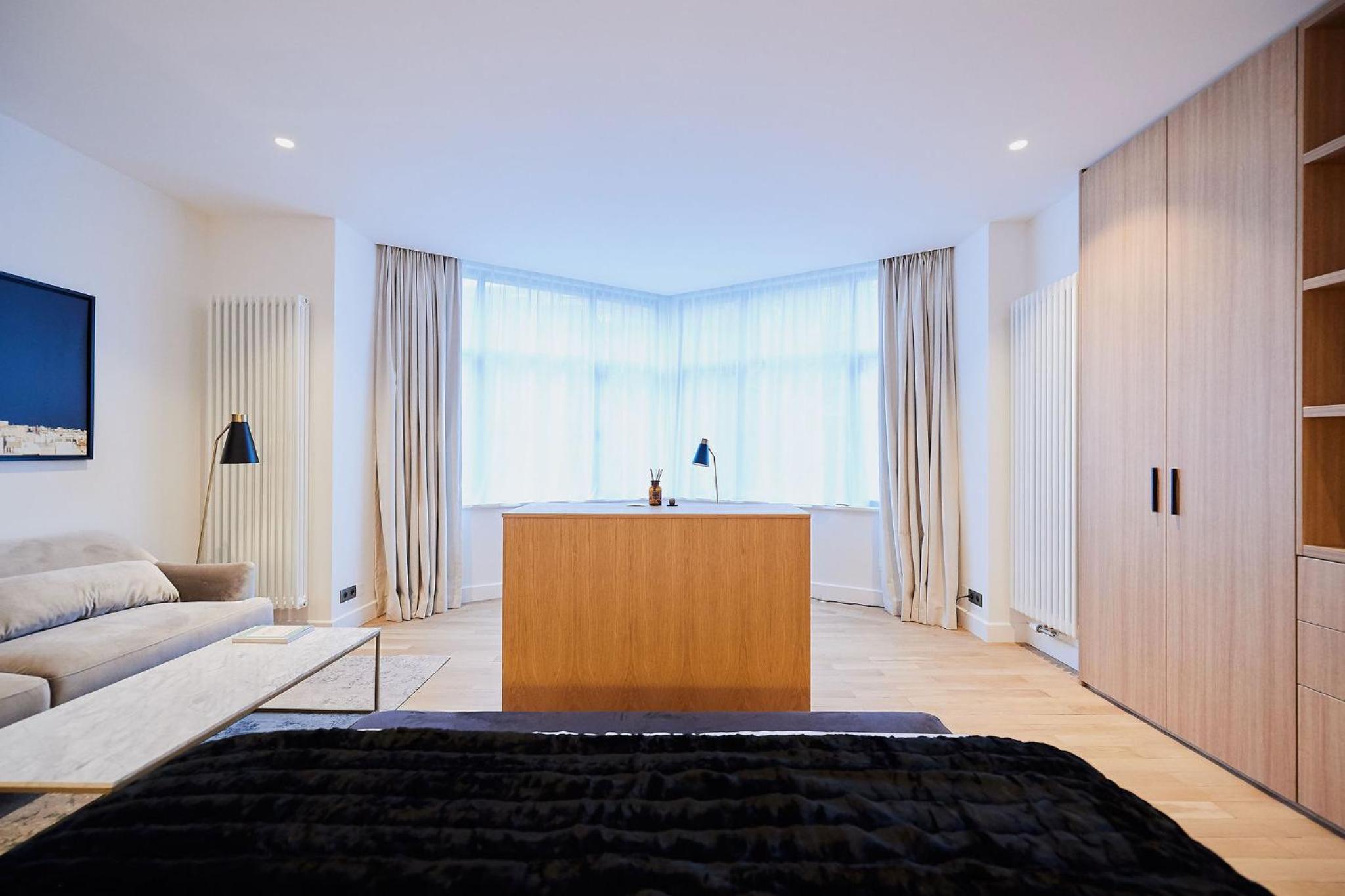 B&B Suites 124