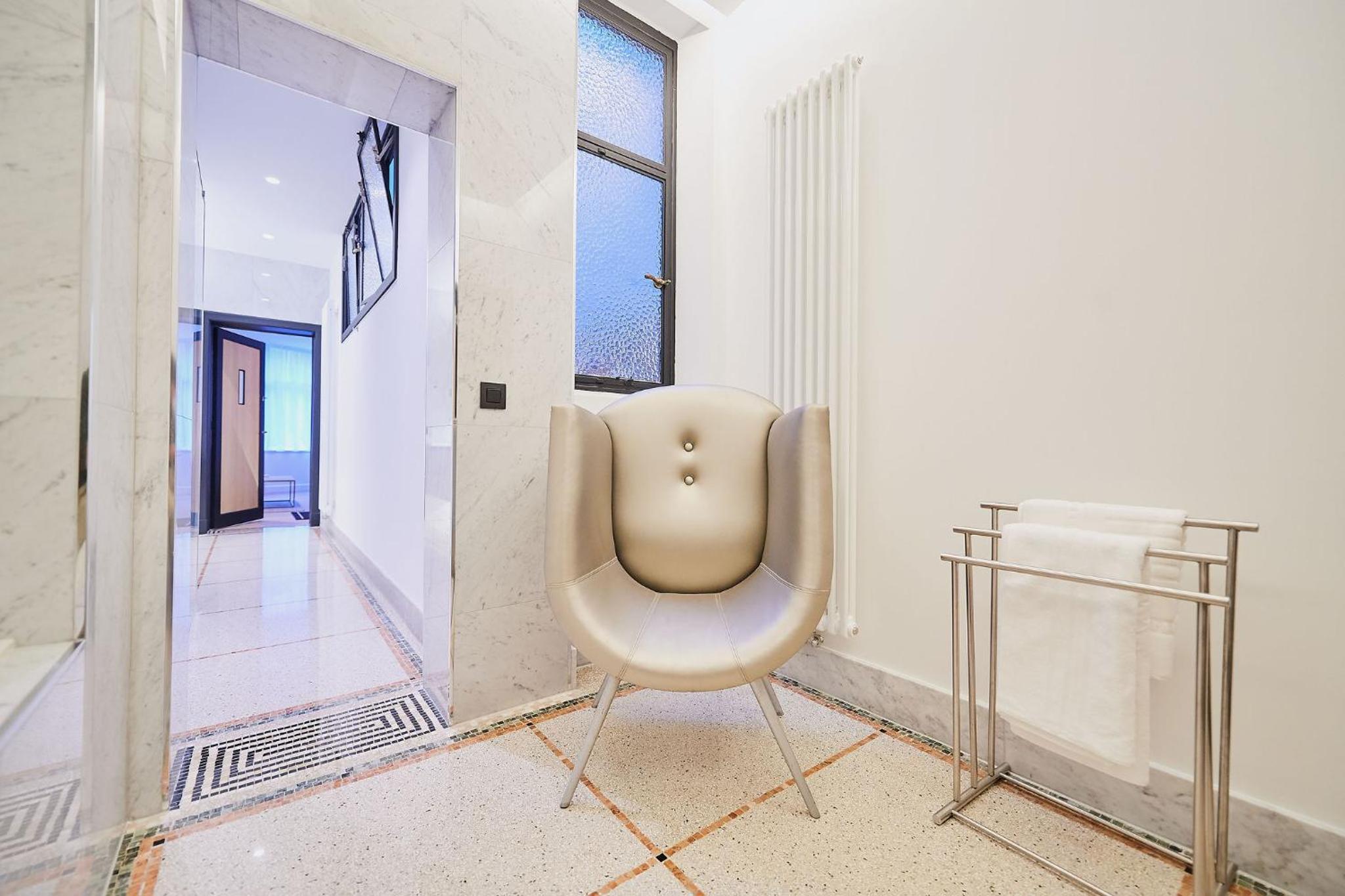 B&B Suites 124