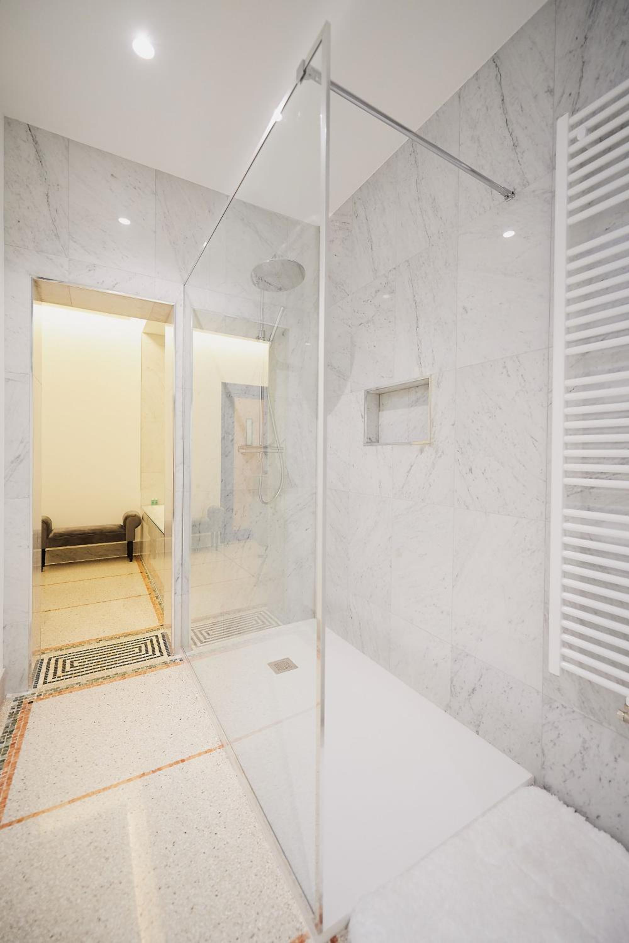 B&B Suites 124