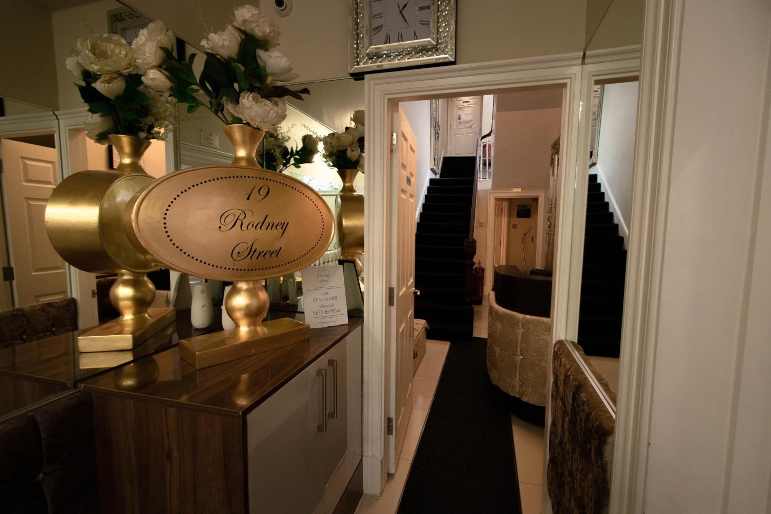 Hotel 19 Rodney Street Apartments - Image 1