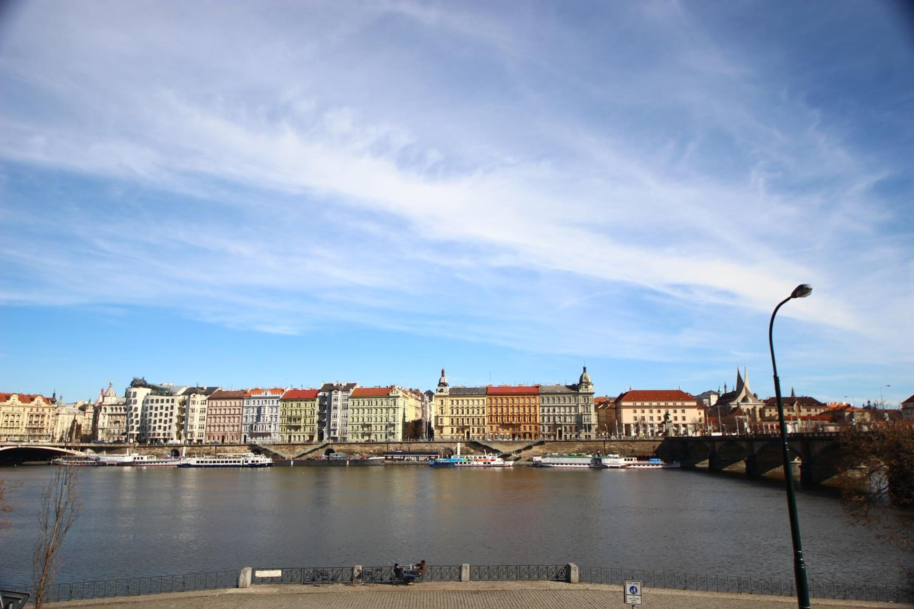 Quiet apartment in the city center with own terrace