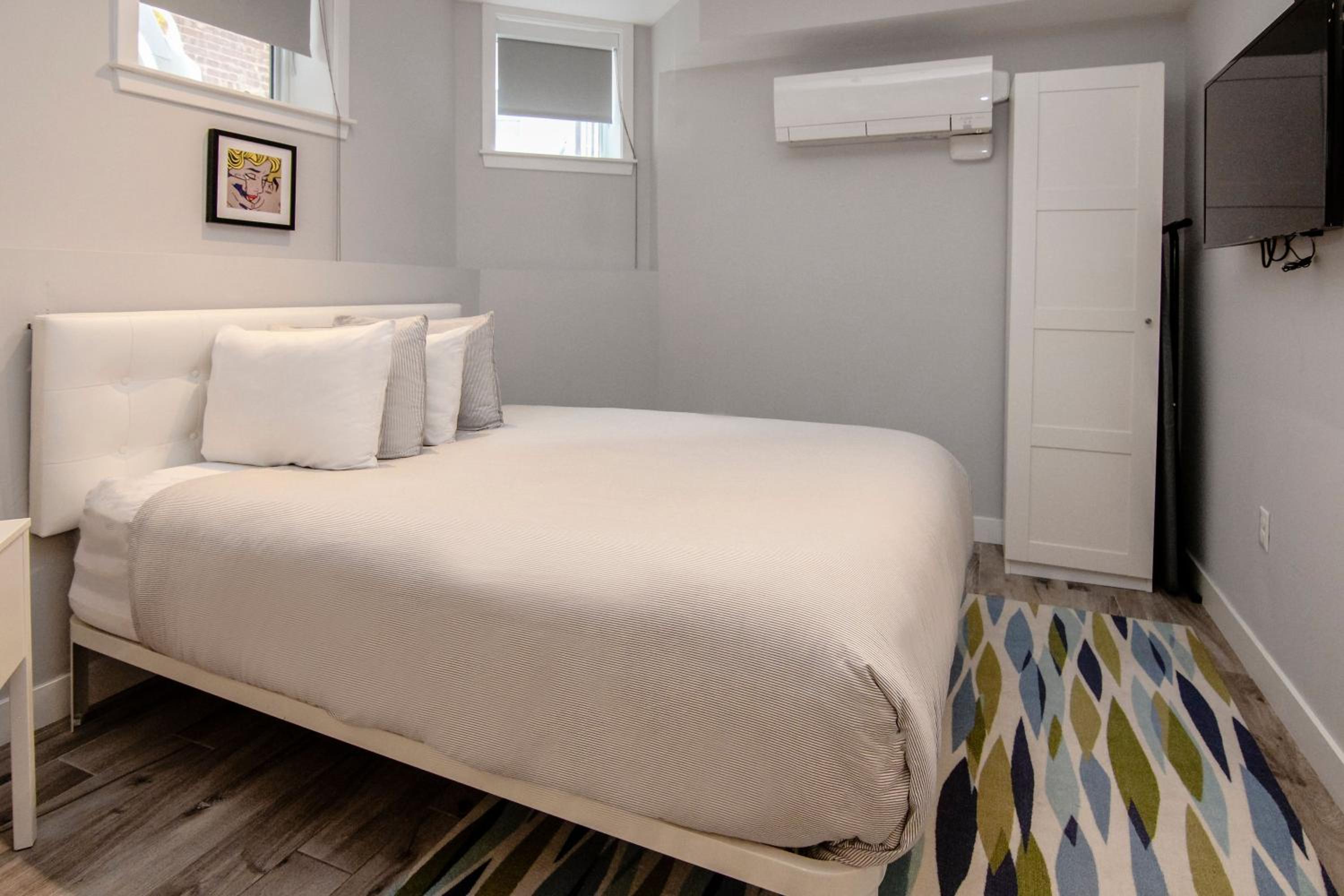 A Stylish Stay w/ a Queen Bed, Heated Floors.. #3 view 2