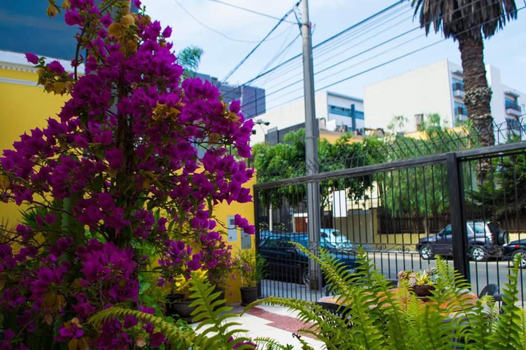 Residencial Miraflores B&B view 2