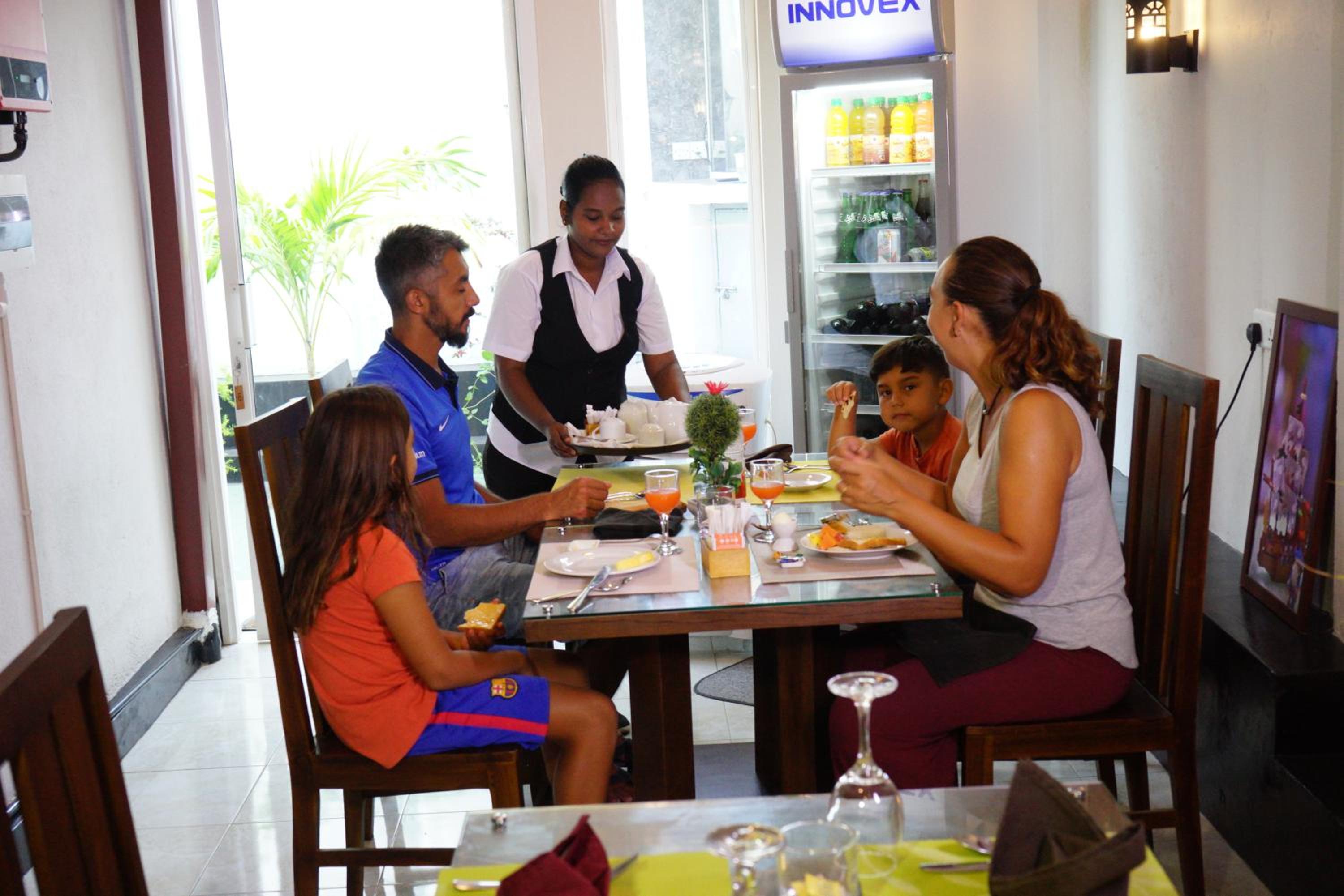 Diva Villa Airport Transit Hotel