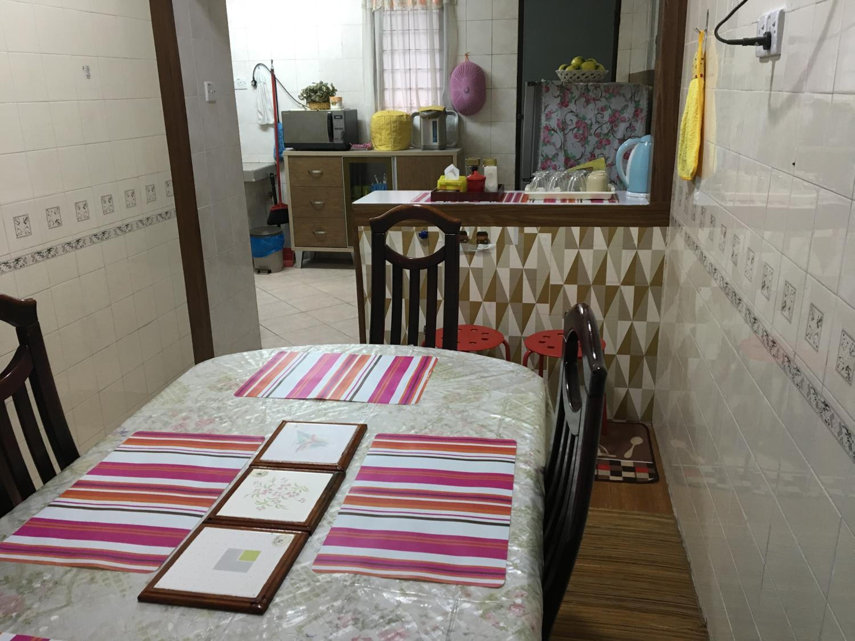 RB Double Storey Bandar Tasik Selatan Homestay