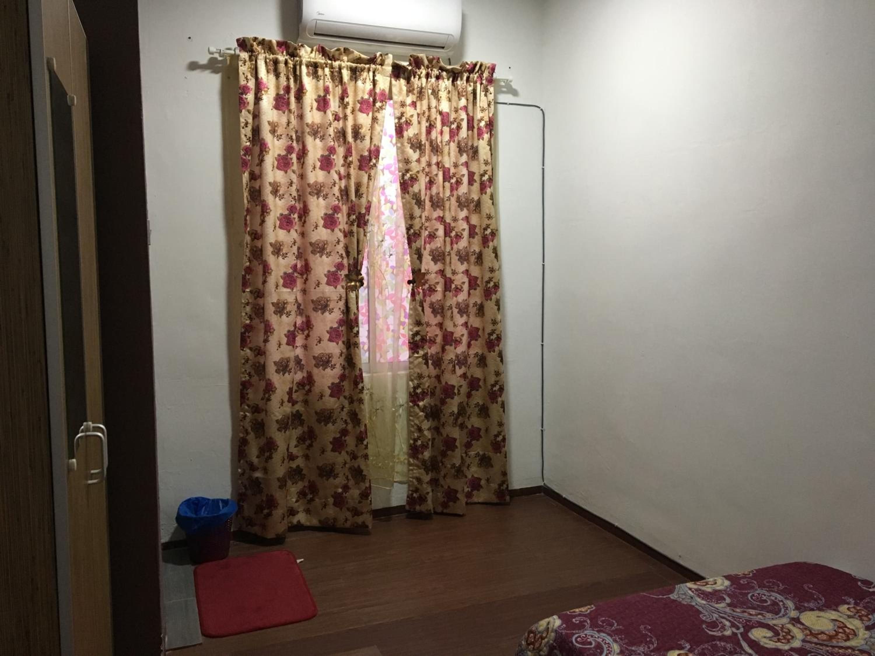 RB Double Storey Bandar Tasik Selatan Homestay