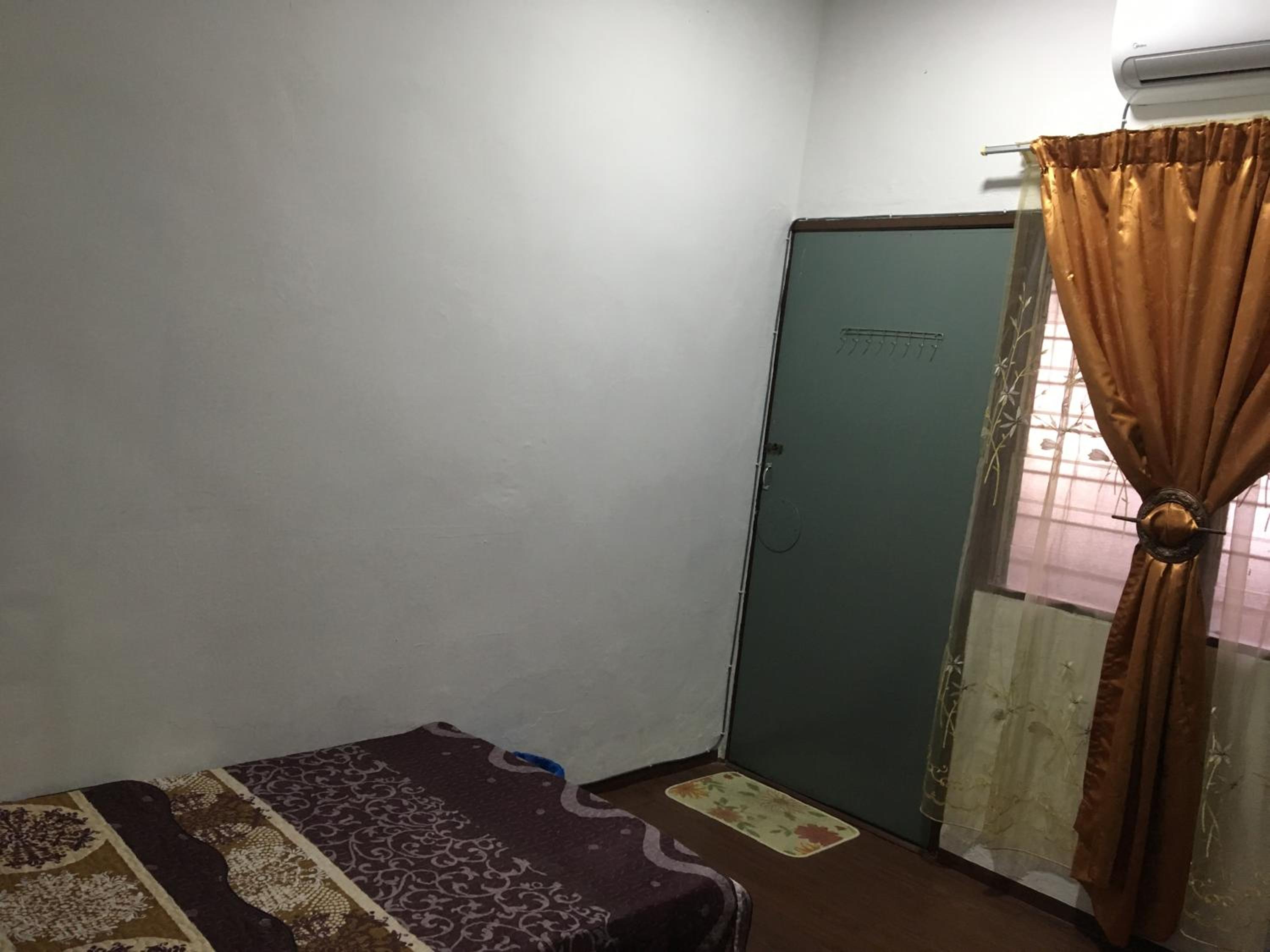 RB Double Storey Bandar Tasik Selatan Homestay