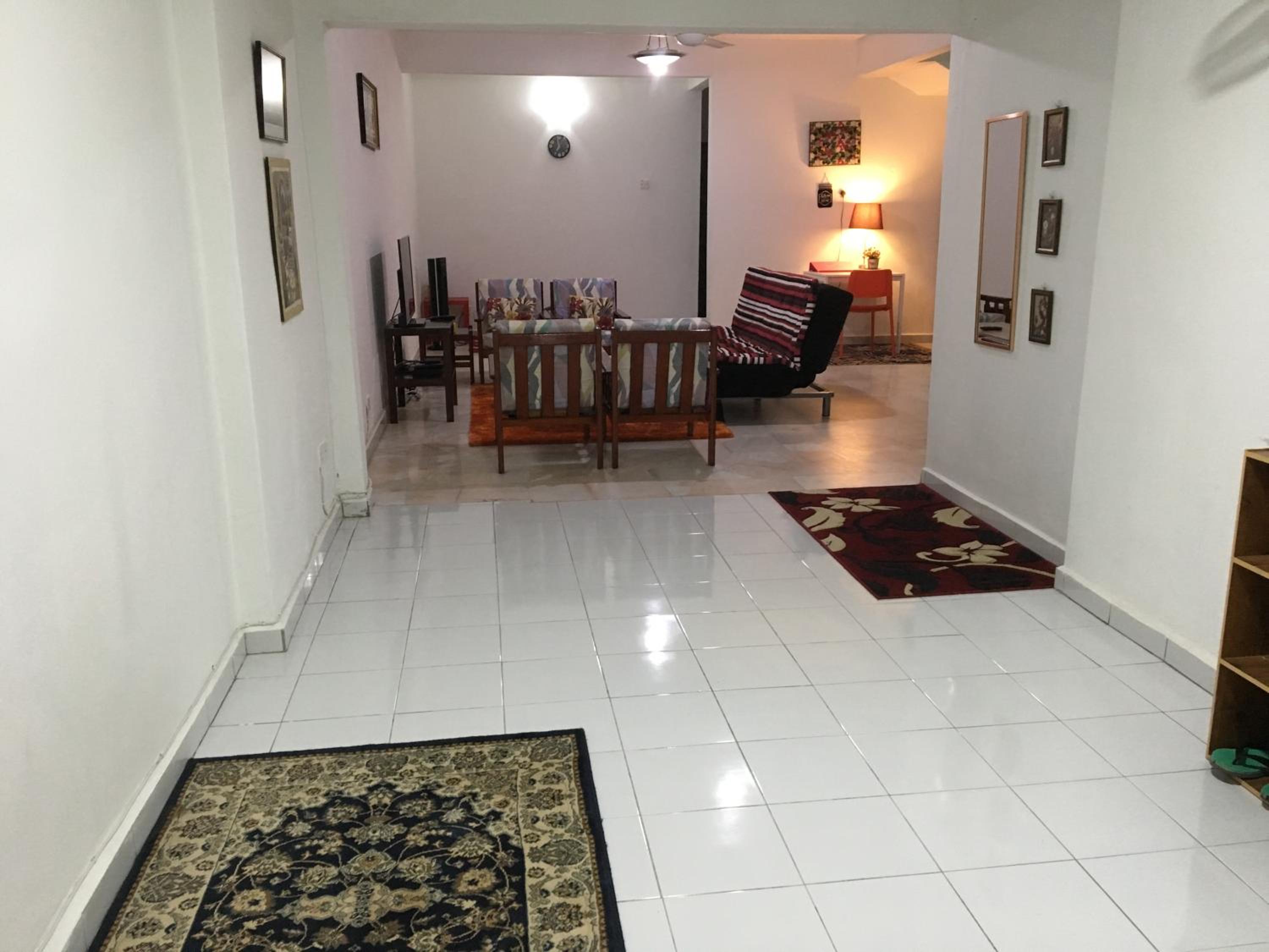 RB Double Storey Bandar Tasik Selatan Homestay