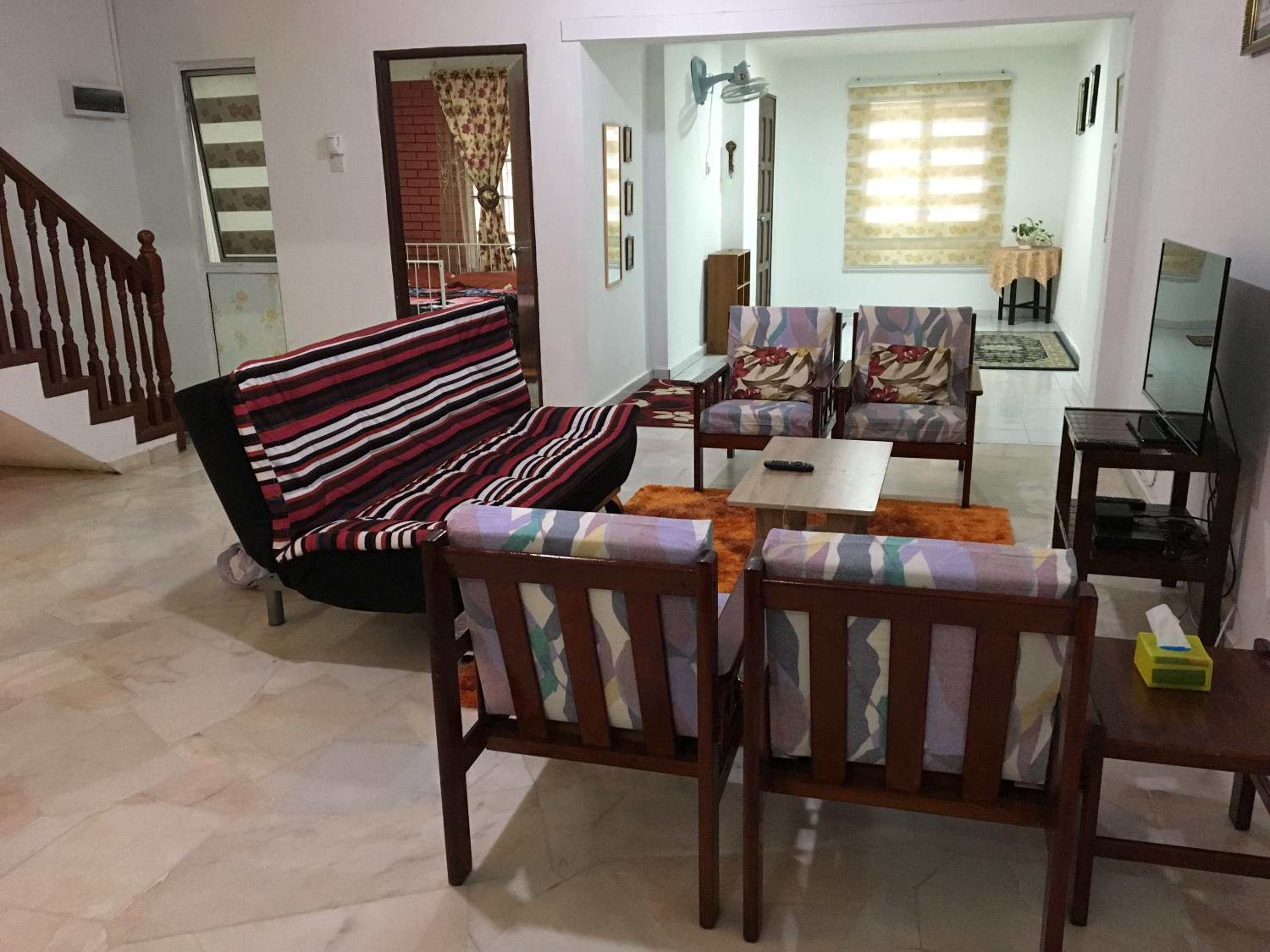 RB Double Storey Bandar Tasik Selatan Homestay