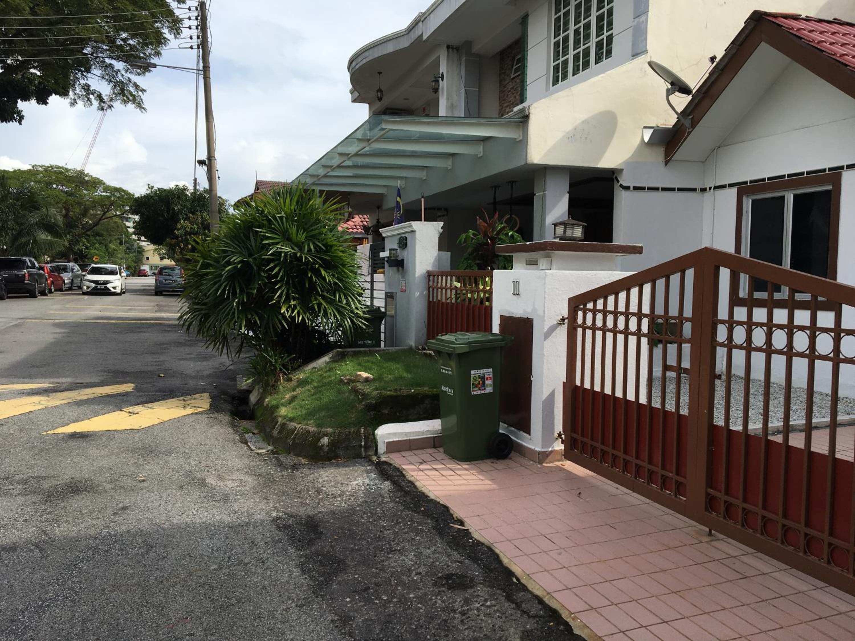 RB Double Storey Bandar Tasik Selatan Homestay